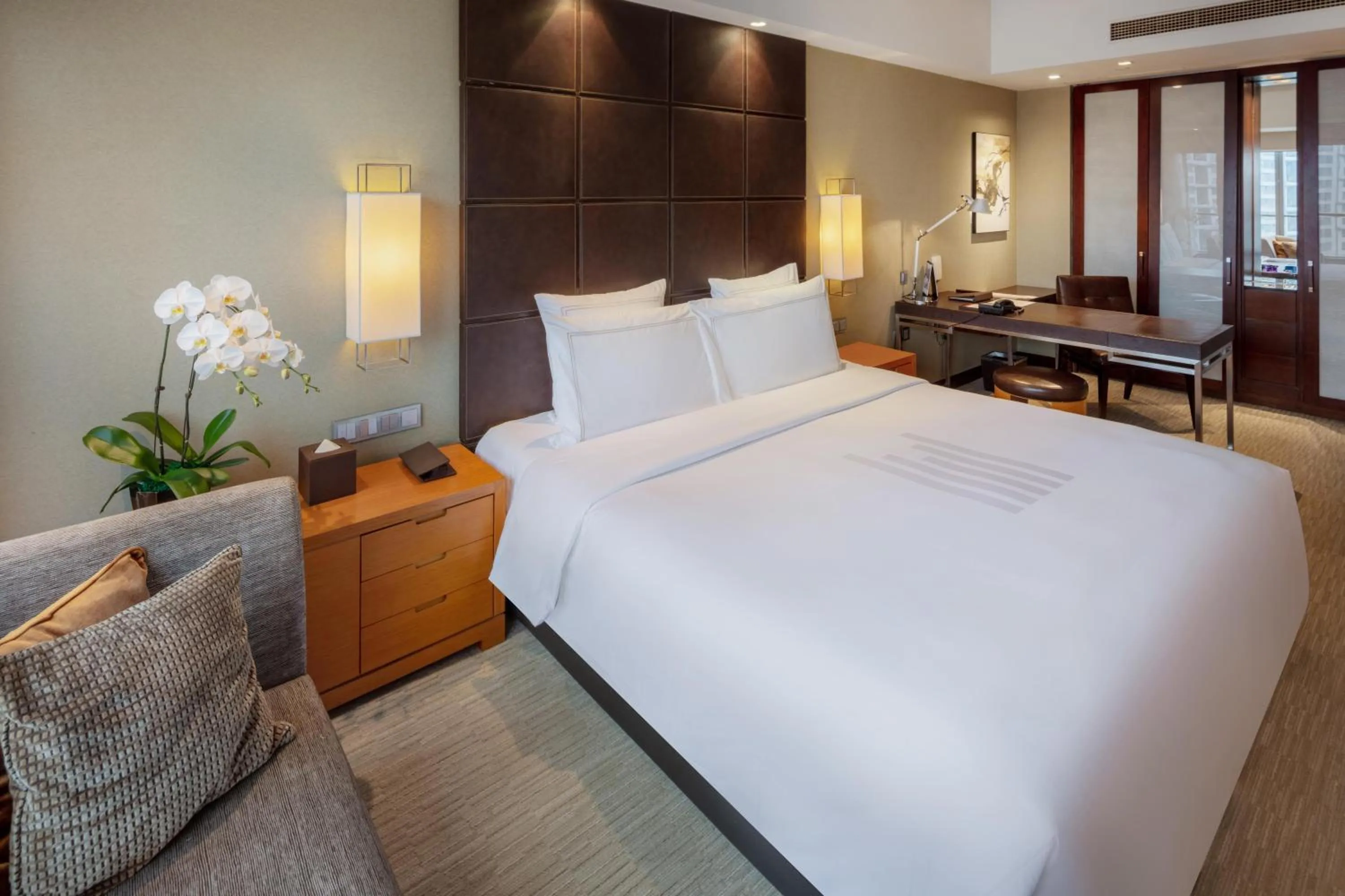 Bedroom, Bed in Grand Millennium Beijing