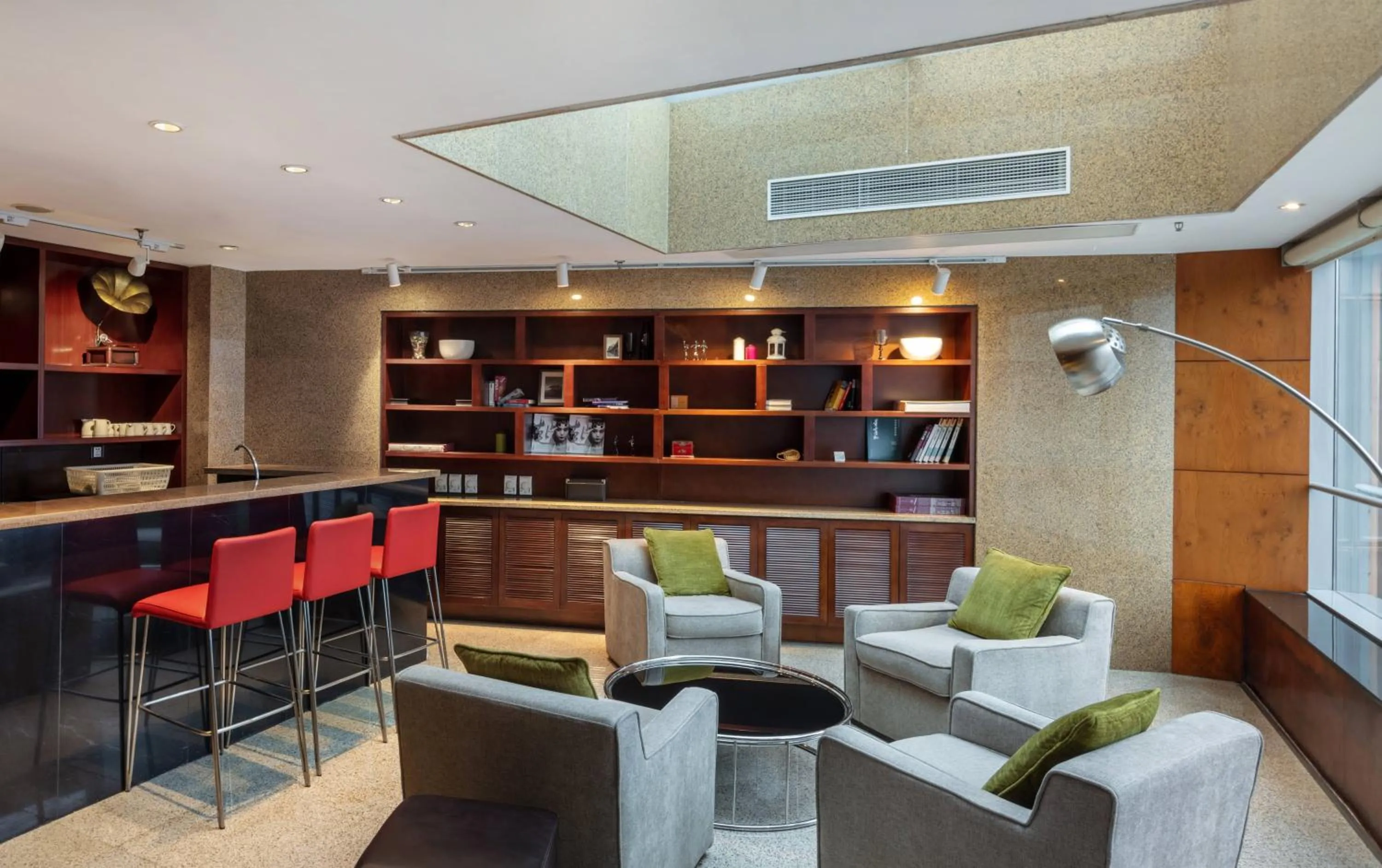 Lounge or bar in Grand Millennium Beijing