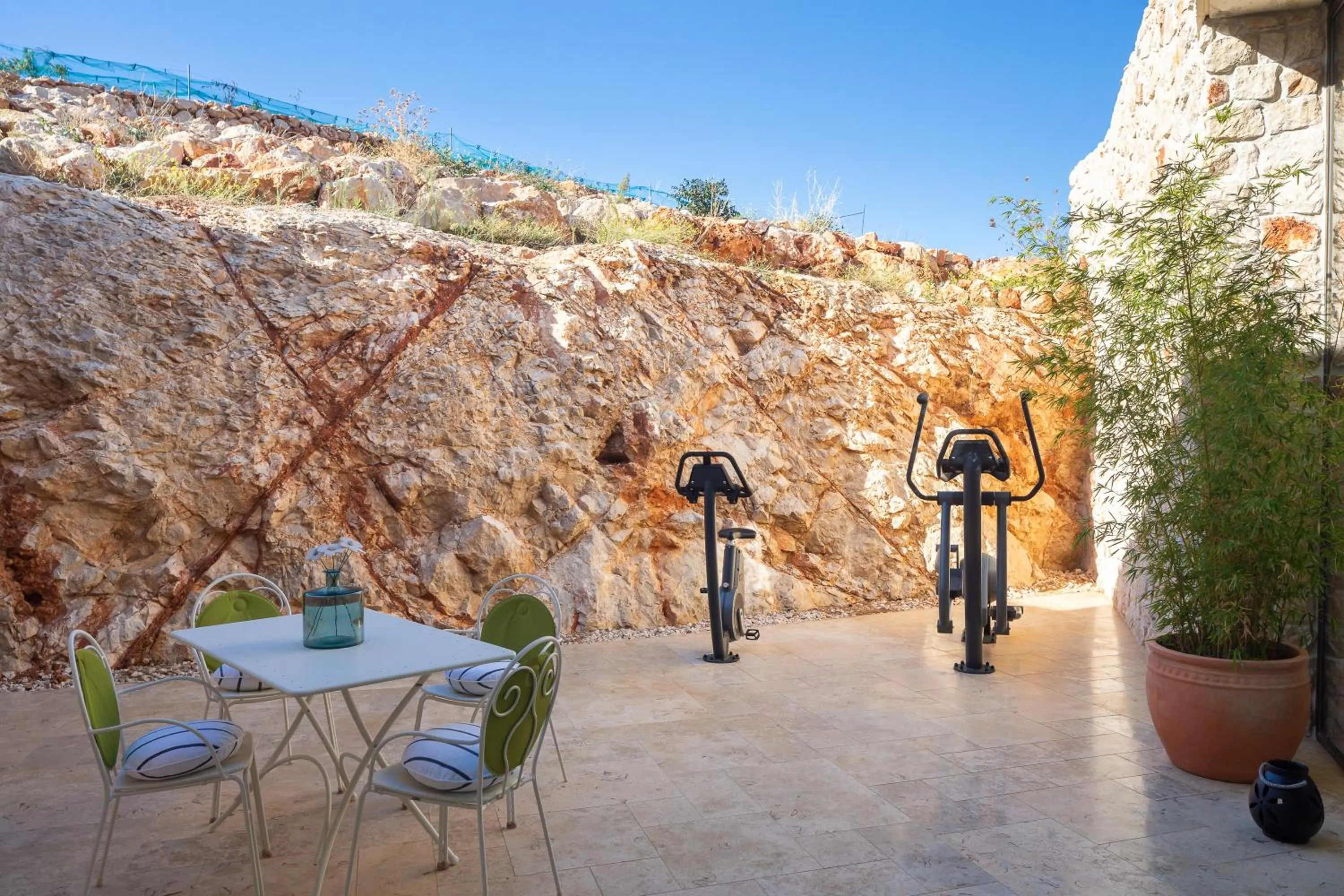 Swimming pool in Villa Nai 3.3