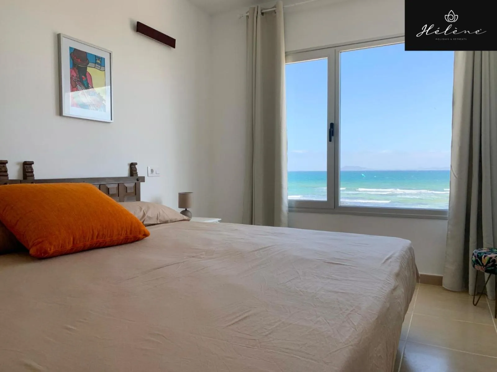 Bed in Hélène Holidays - Hotel Boutique