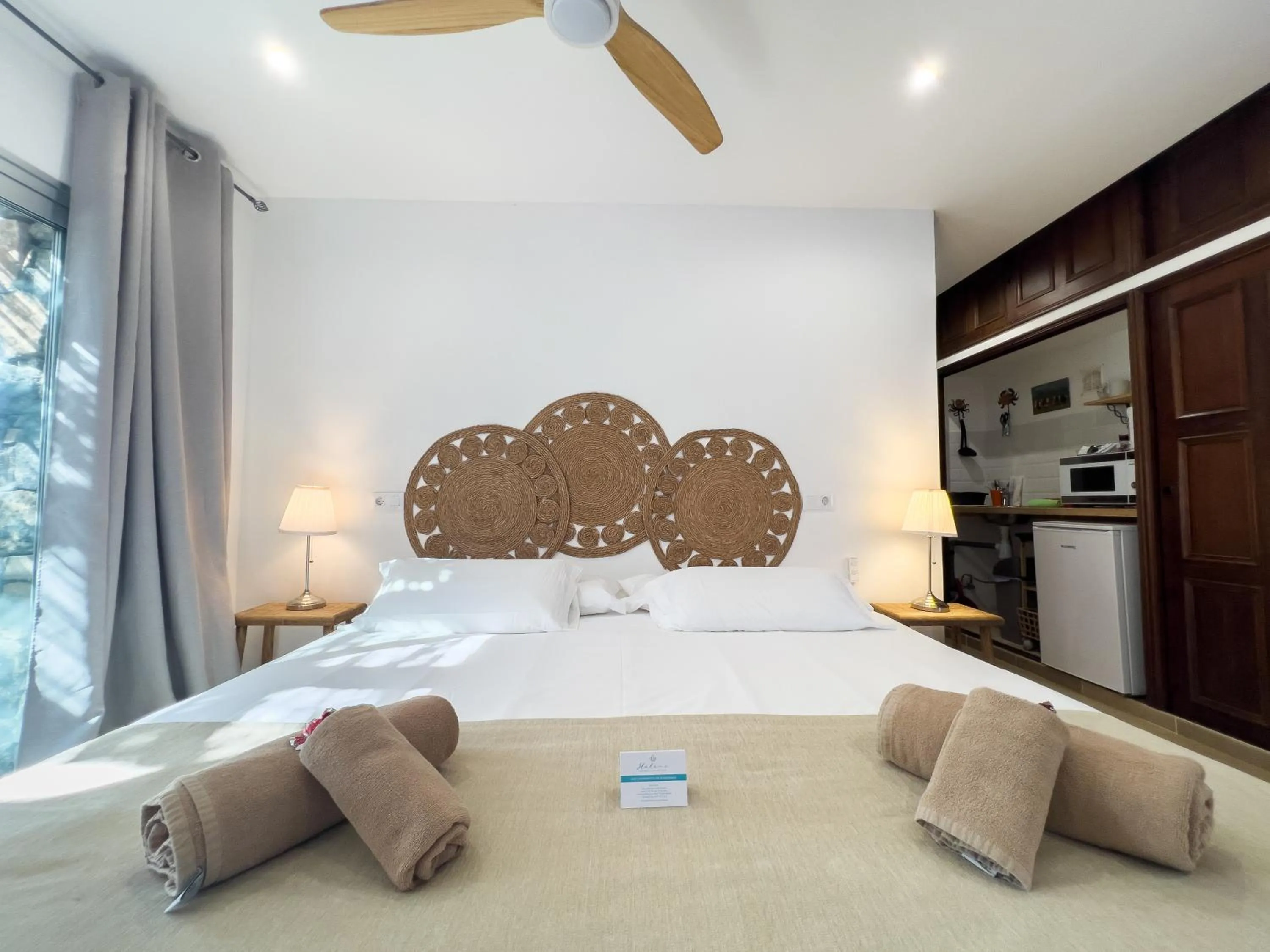 Bed in Hélène Holidays - Hotel Boutique