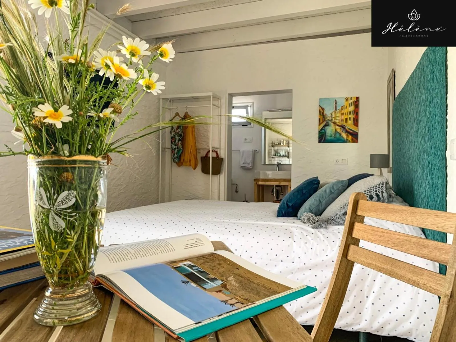 Photo of the whole room, Bed in Hélène Holidays - Hotel Boutique