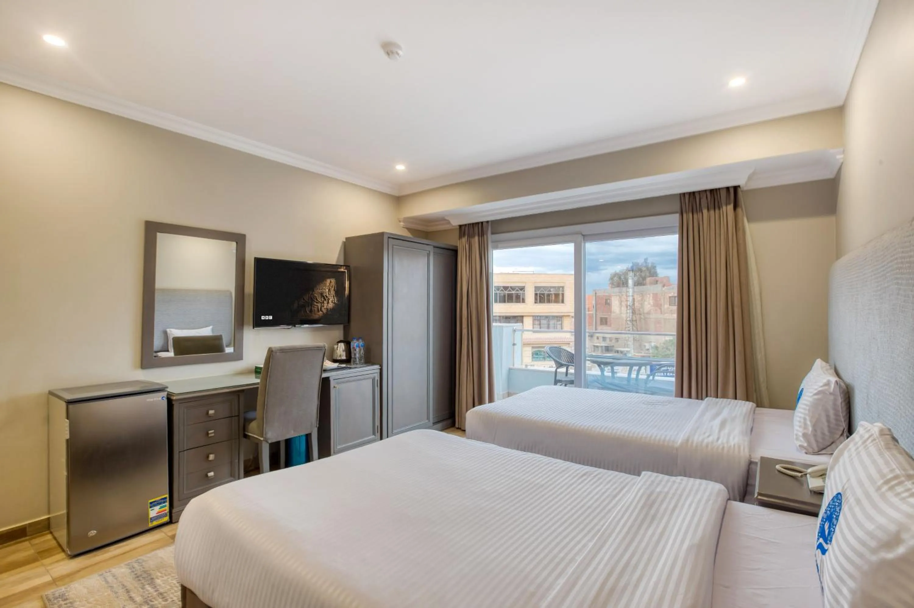 Bedroom, Bed in Mamlouk Pyramids Hotel