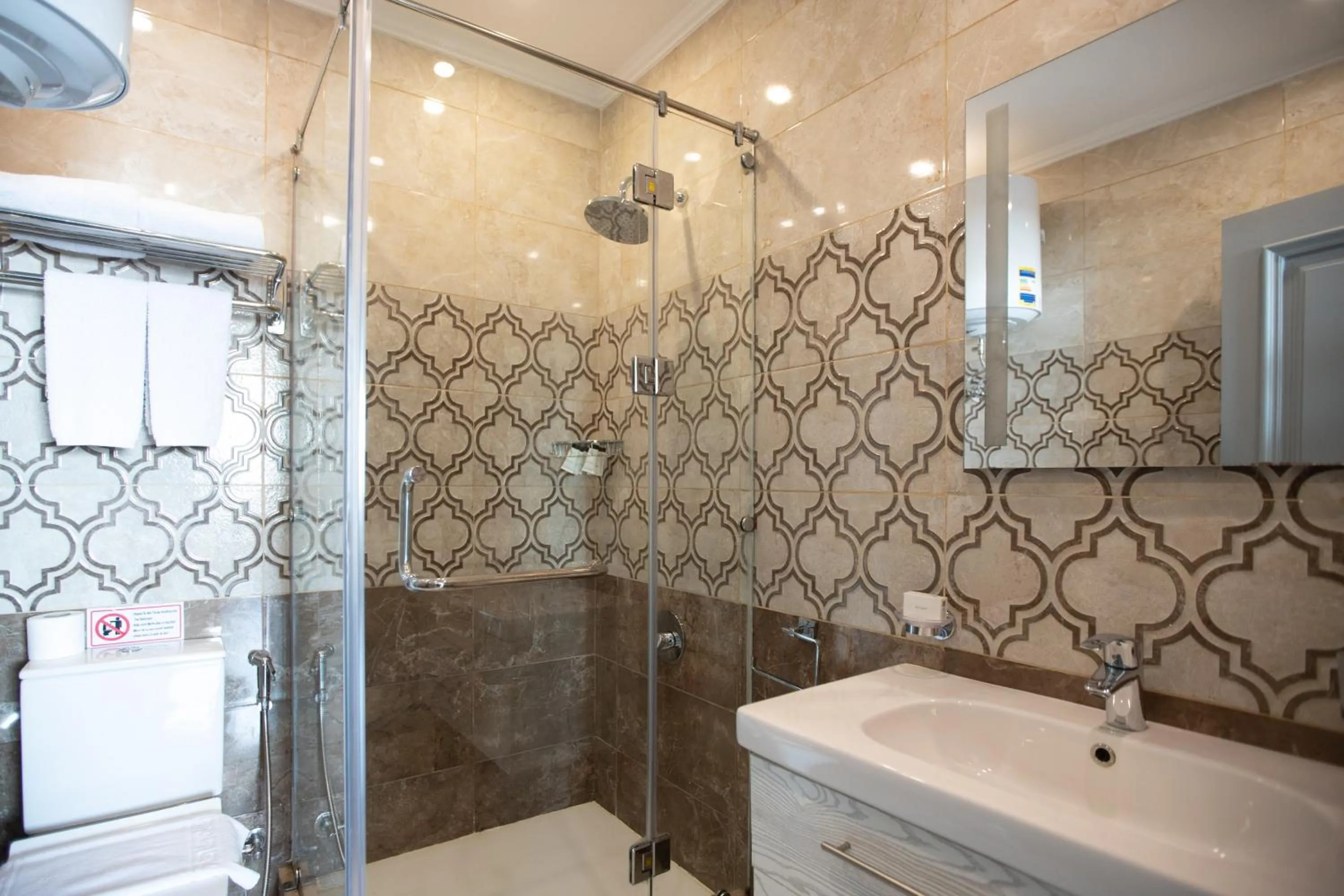 Bathroom in Mamlouk Pyramids Hotel