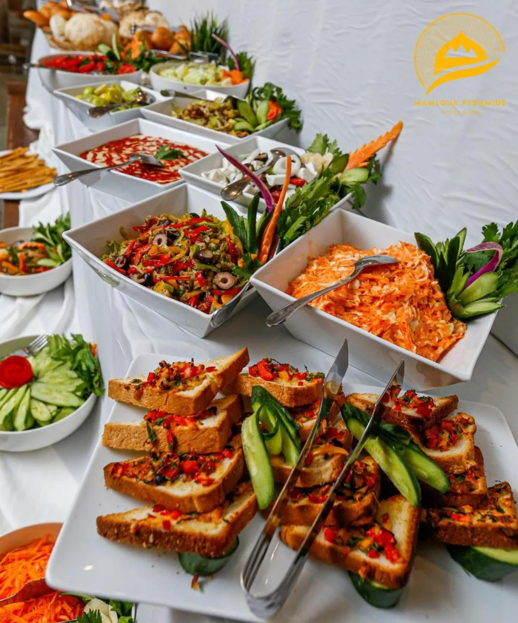 Restaurant/places to eat in Mamlouk Pyramids Hotel