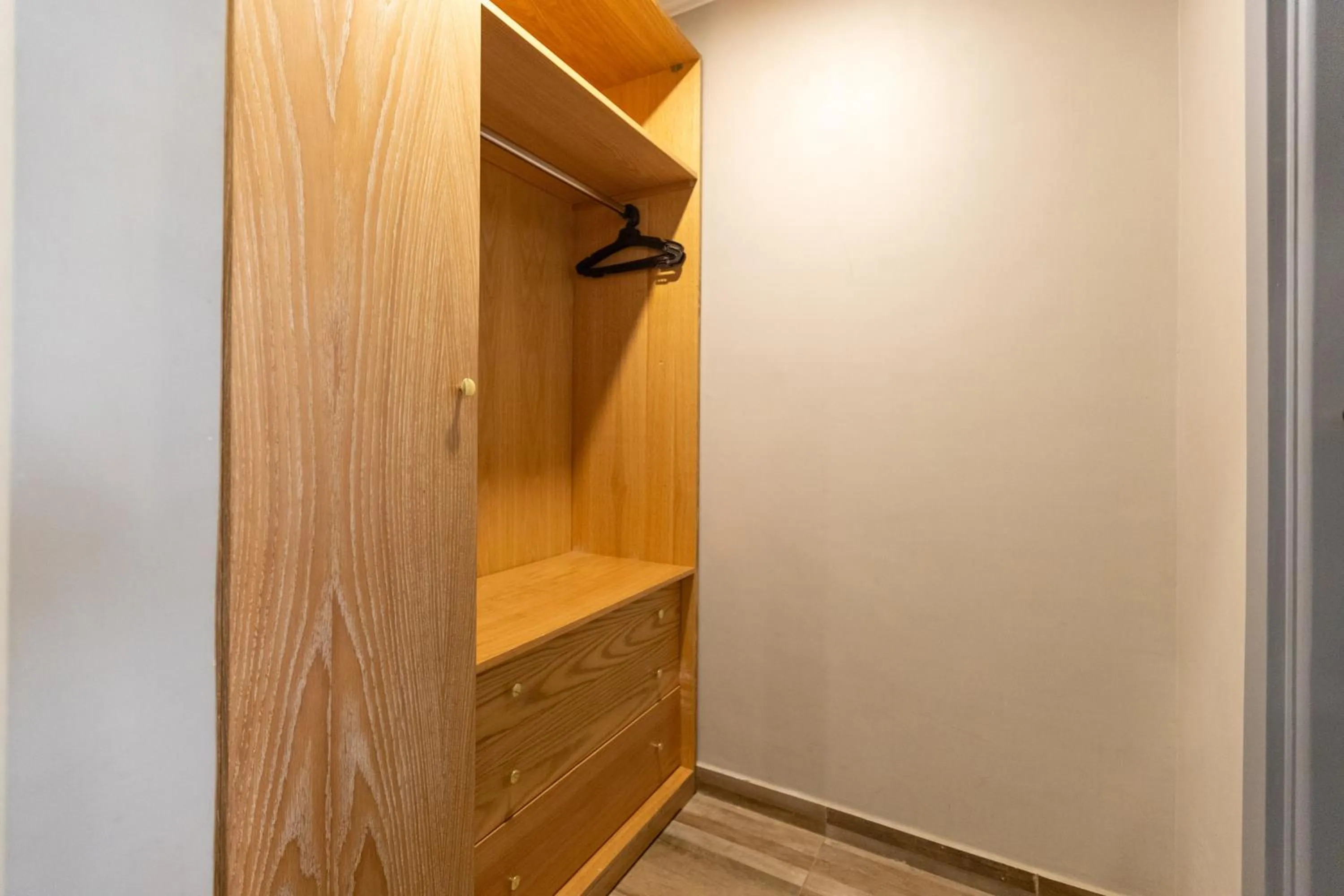 wardrobe in Mamlouk Pyramids Hotel