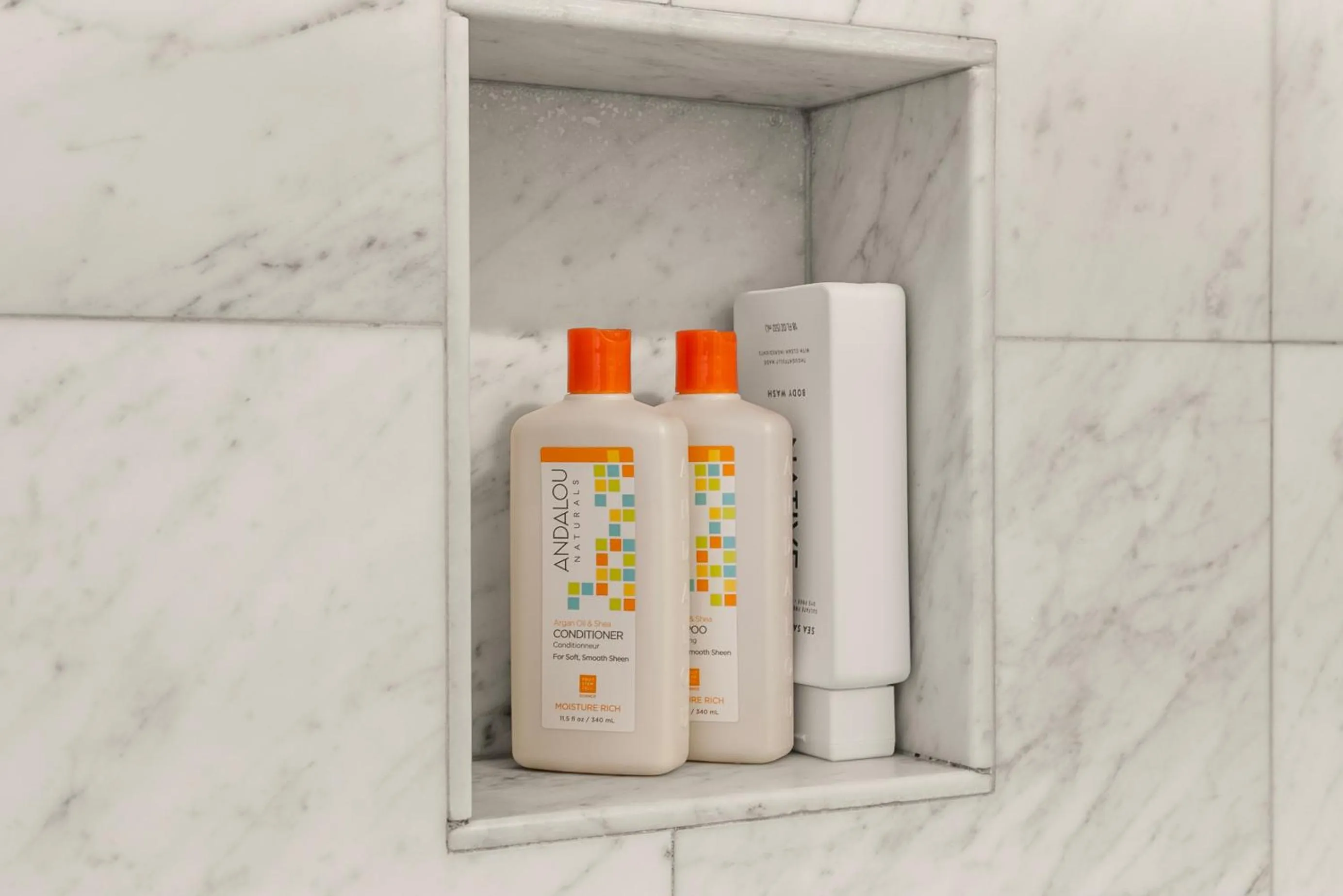 26' SUNDECK OCEAN Panoramic VIEWS with AC Fast WiFi -902Mbps