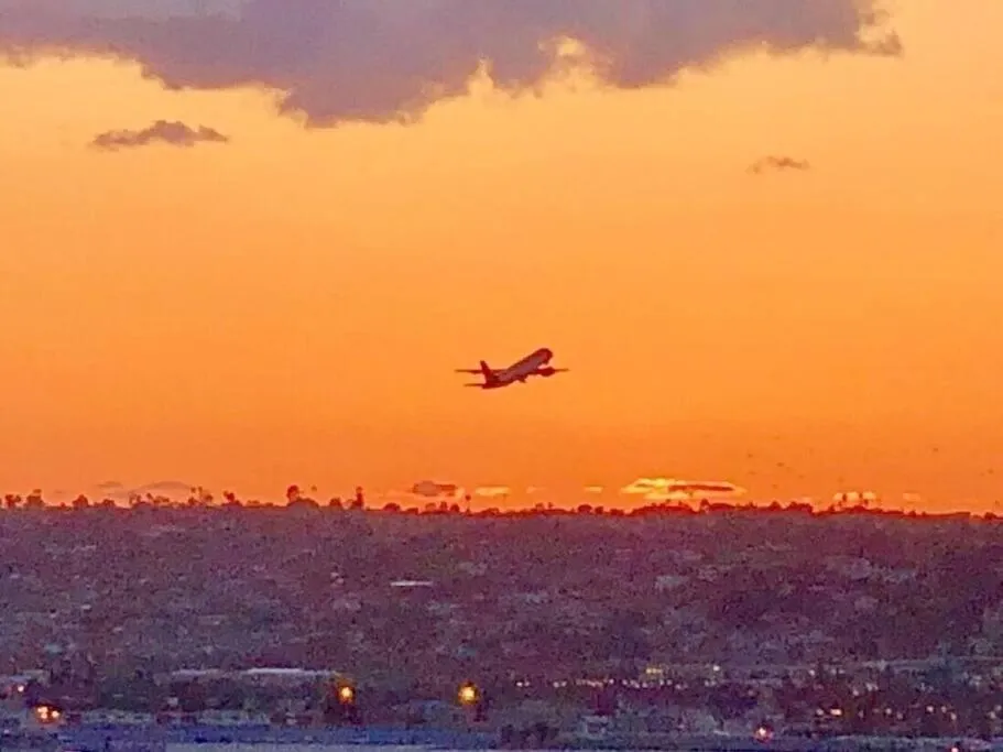 Natural landscape in 26' SUNDECK OCEAN Panoramic VIEWS with AC Fast WiFi -902Mbps