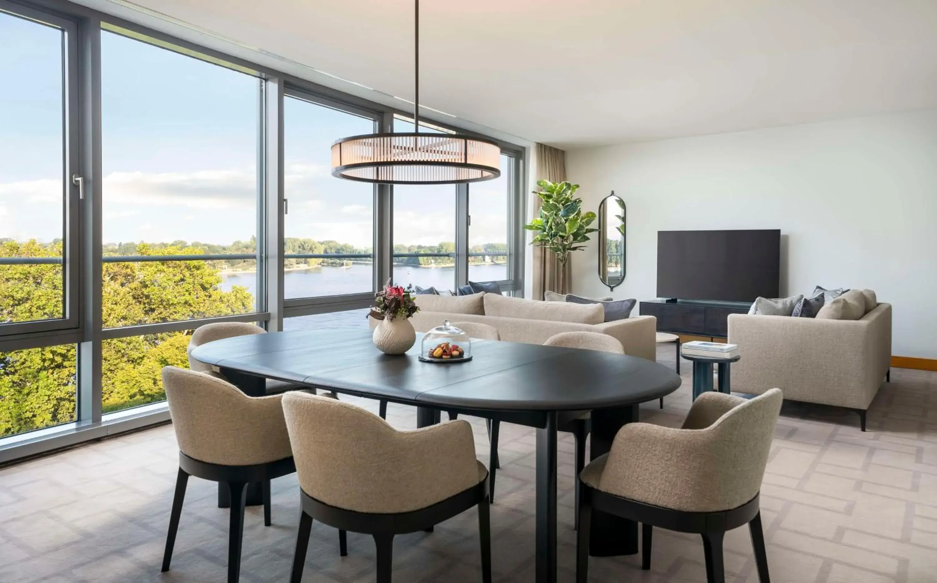 Photo of the whole room in Hyatt Regency Mainz Photo of the whole room in Hyatt Regency Mainz