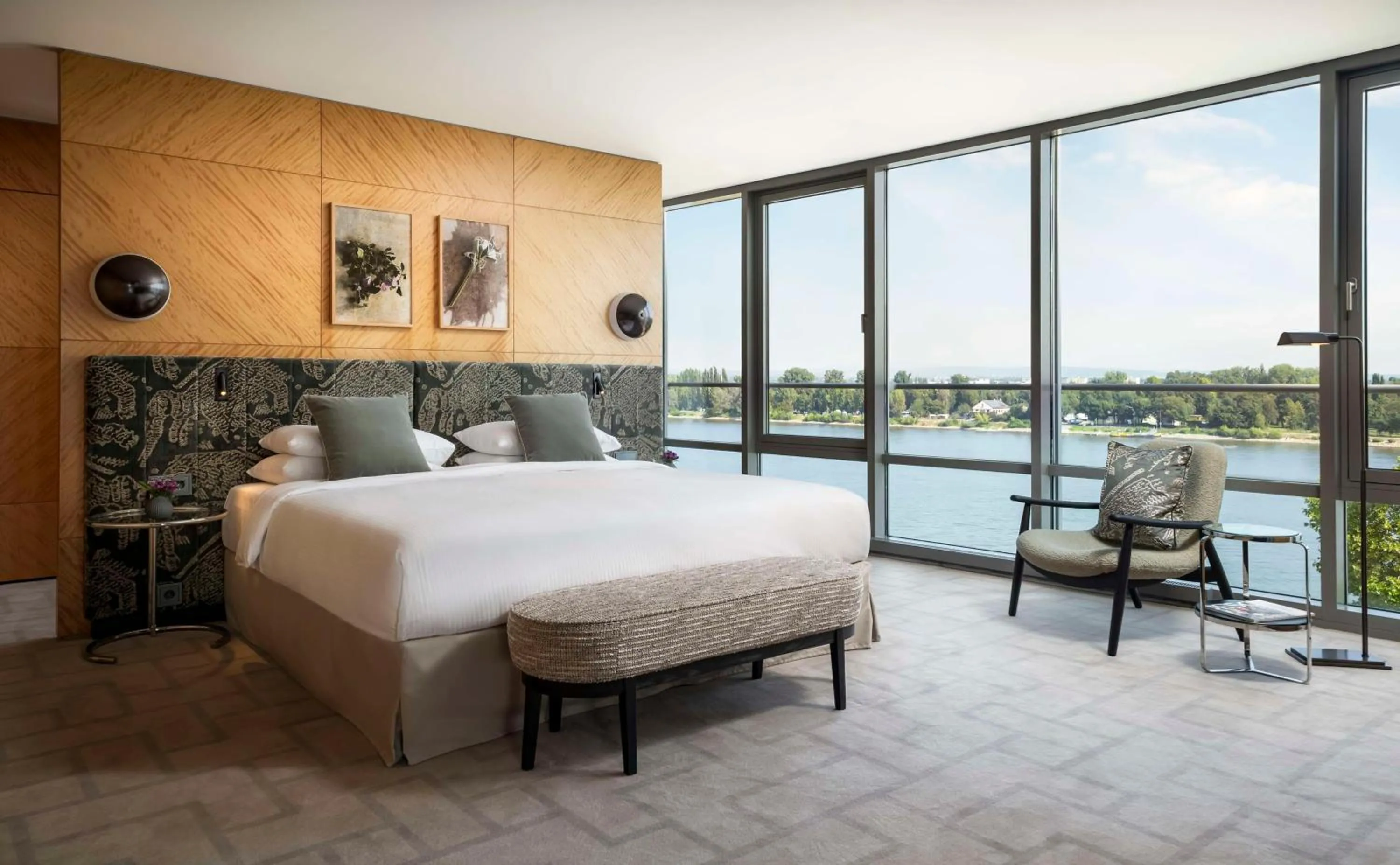 View (from property/room), Bed in Hyatt Regency Mainz