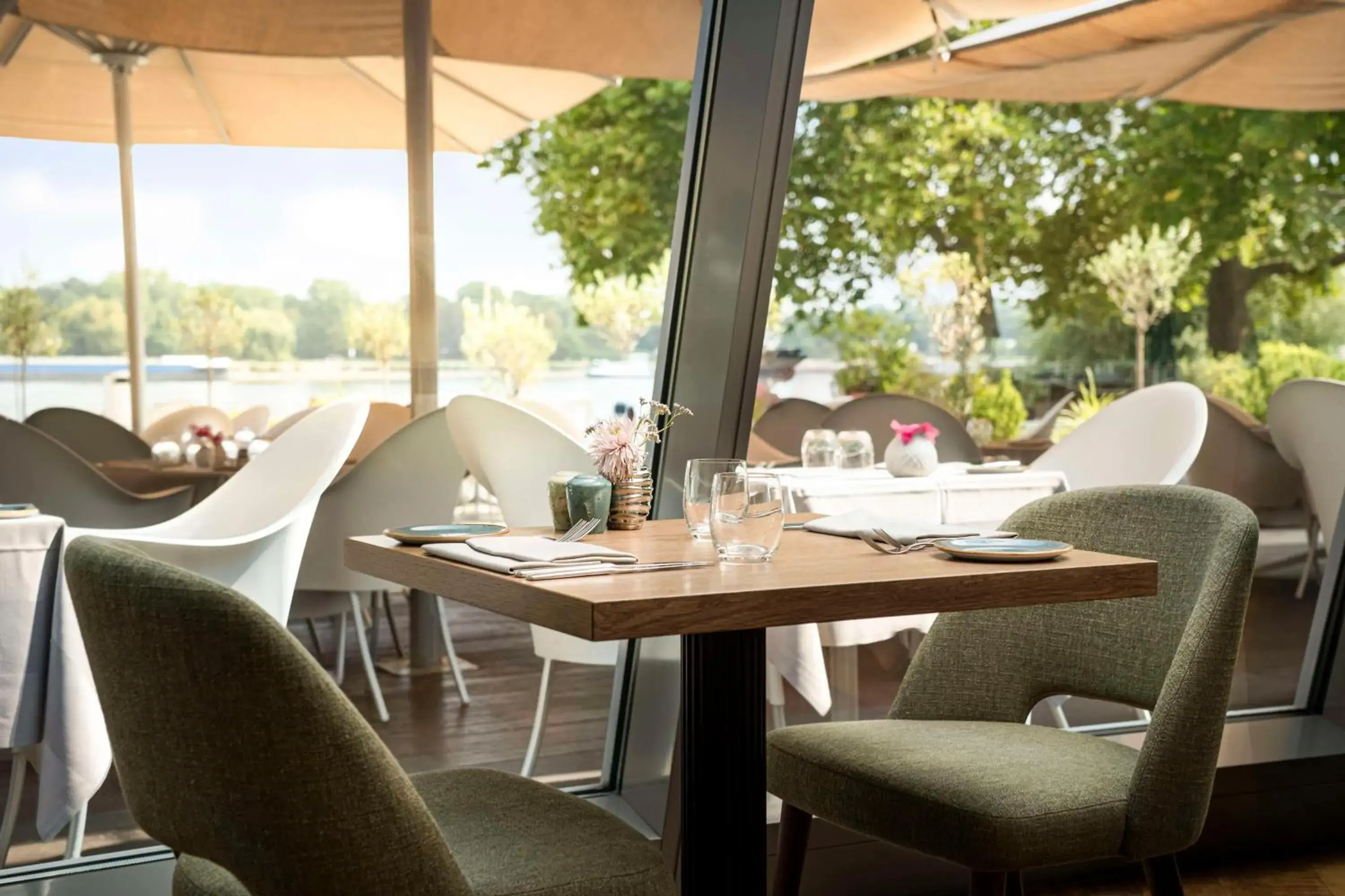 Restaurant/places to eat in Hyatt Regency Mainz Restaurant/places to eat in Hyatt Regency Mainz