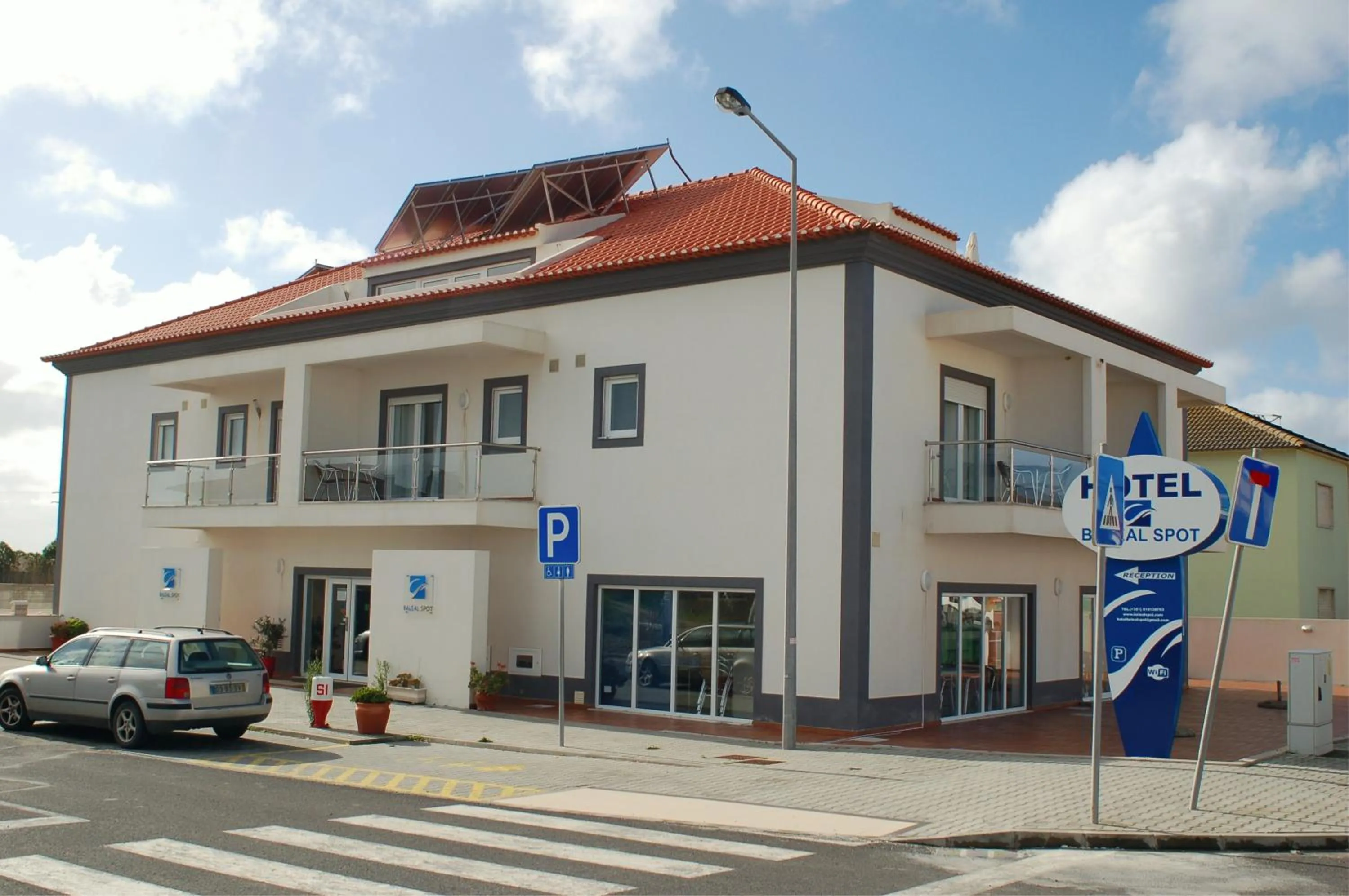 Property building in Hotel Baleal Spot