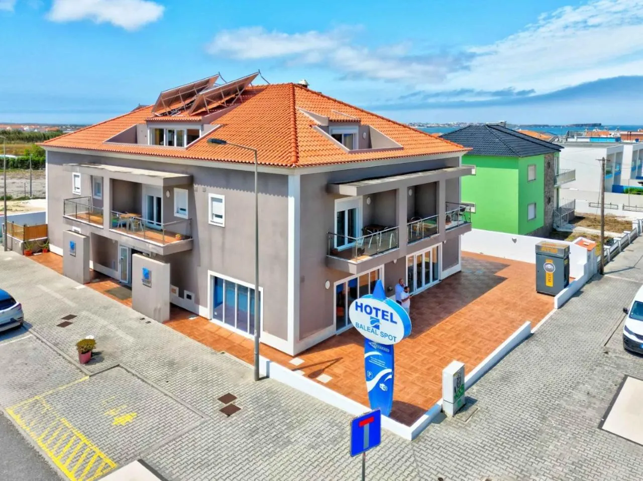 Property building in Hotel Baleal Spot