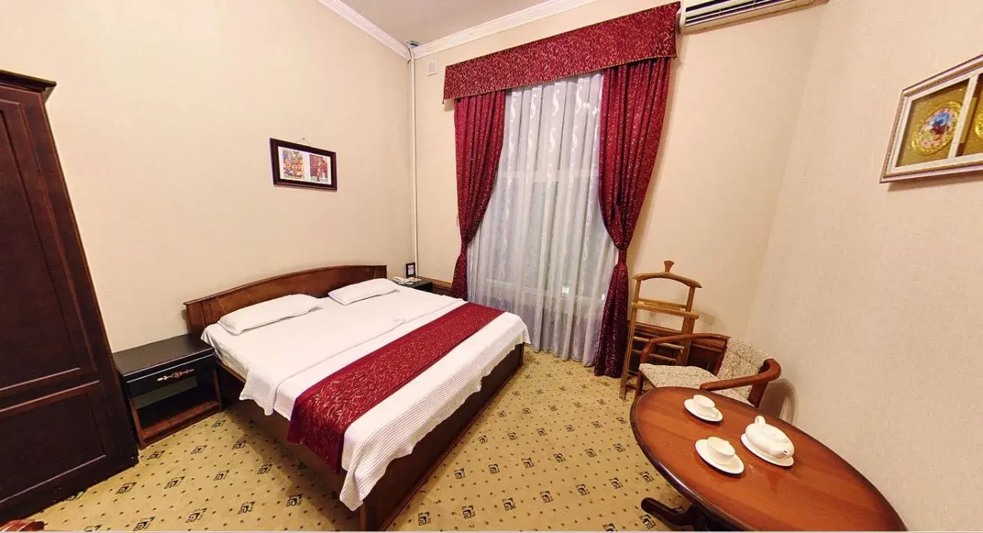 Bed in Mixt Royal Palace Bed in Mixt Royal Palace