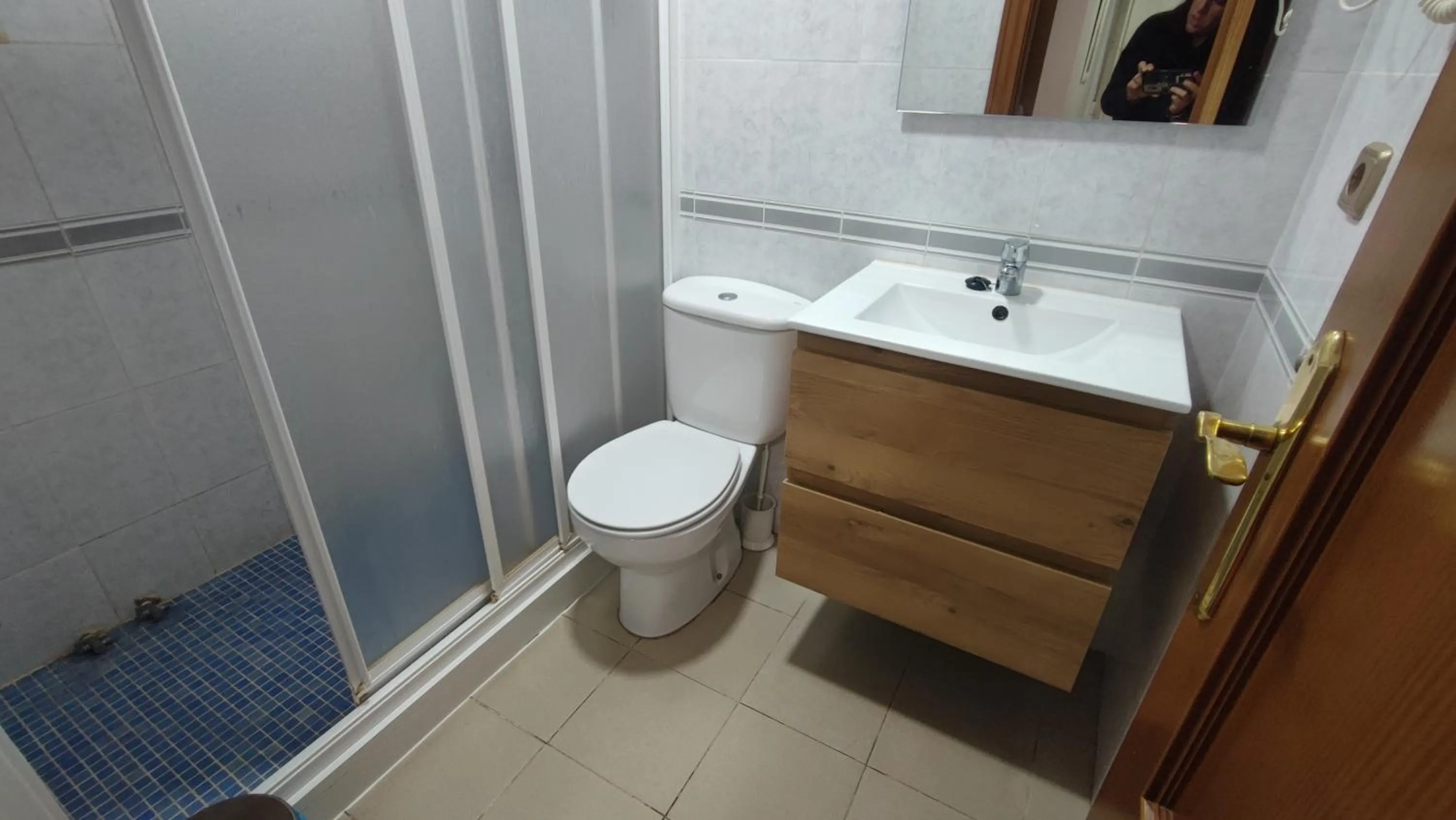 Toilet in Hotel Aro'S