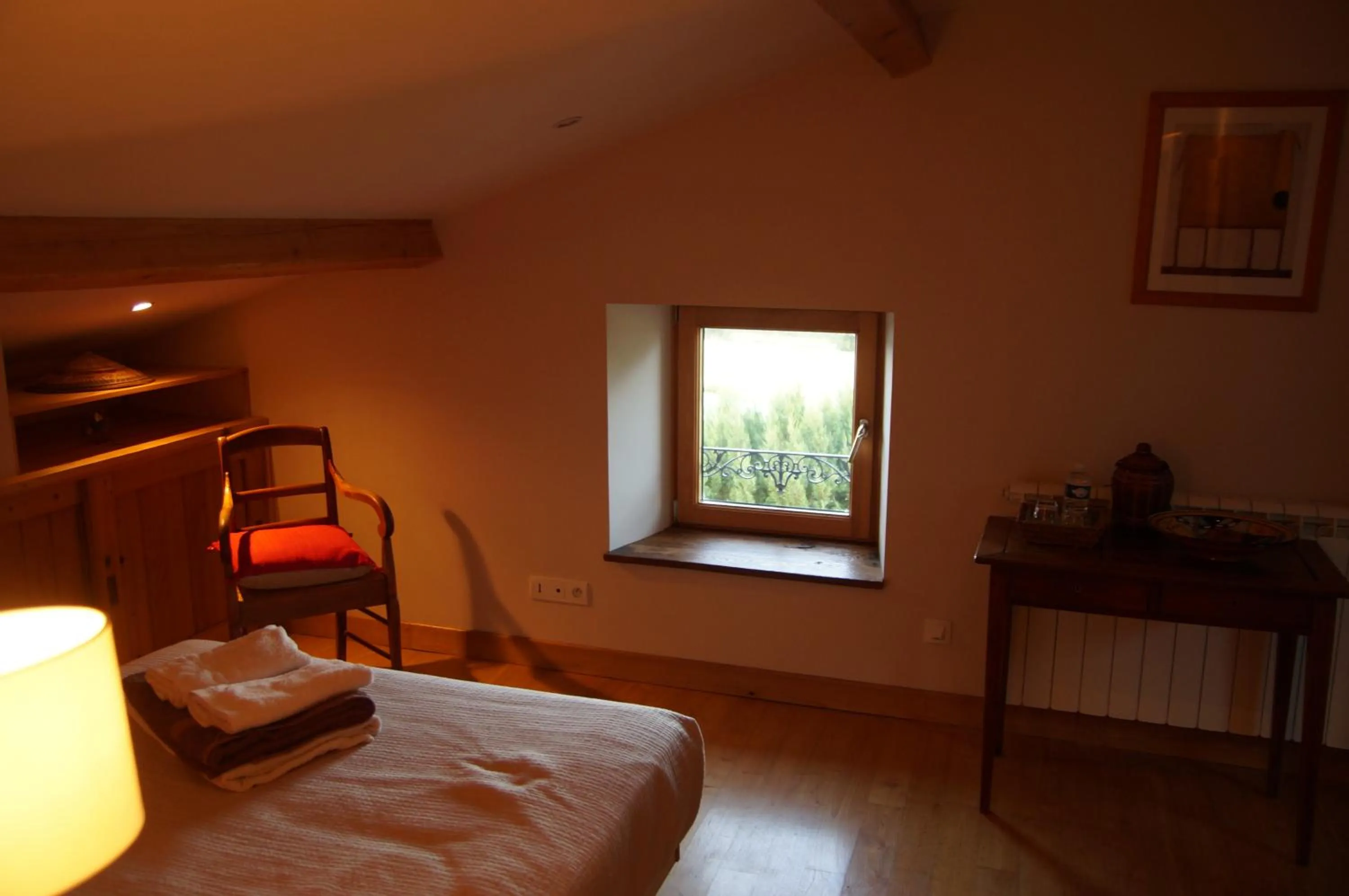 Photo of the whole room, Bed in Le Grand Noë