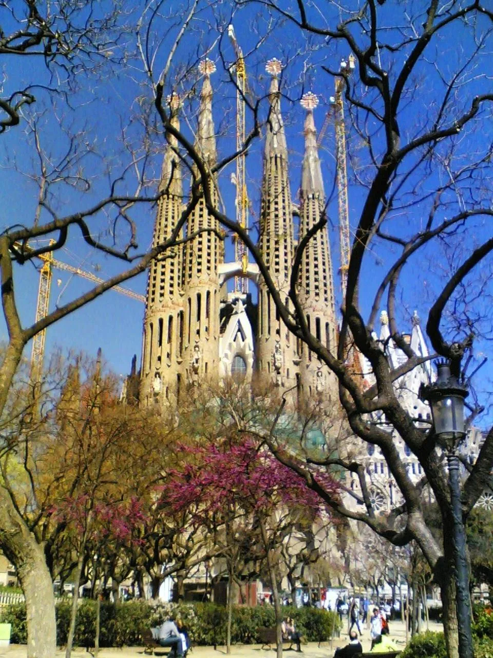 Area and facilities in Gaudi penthouse with terrace views