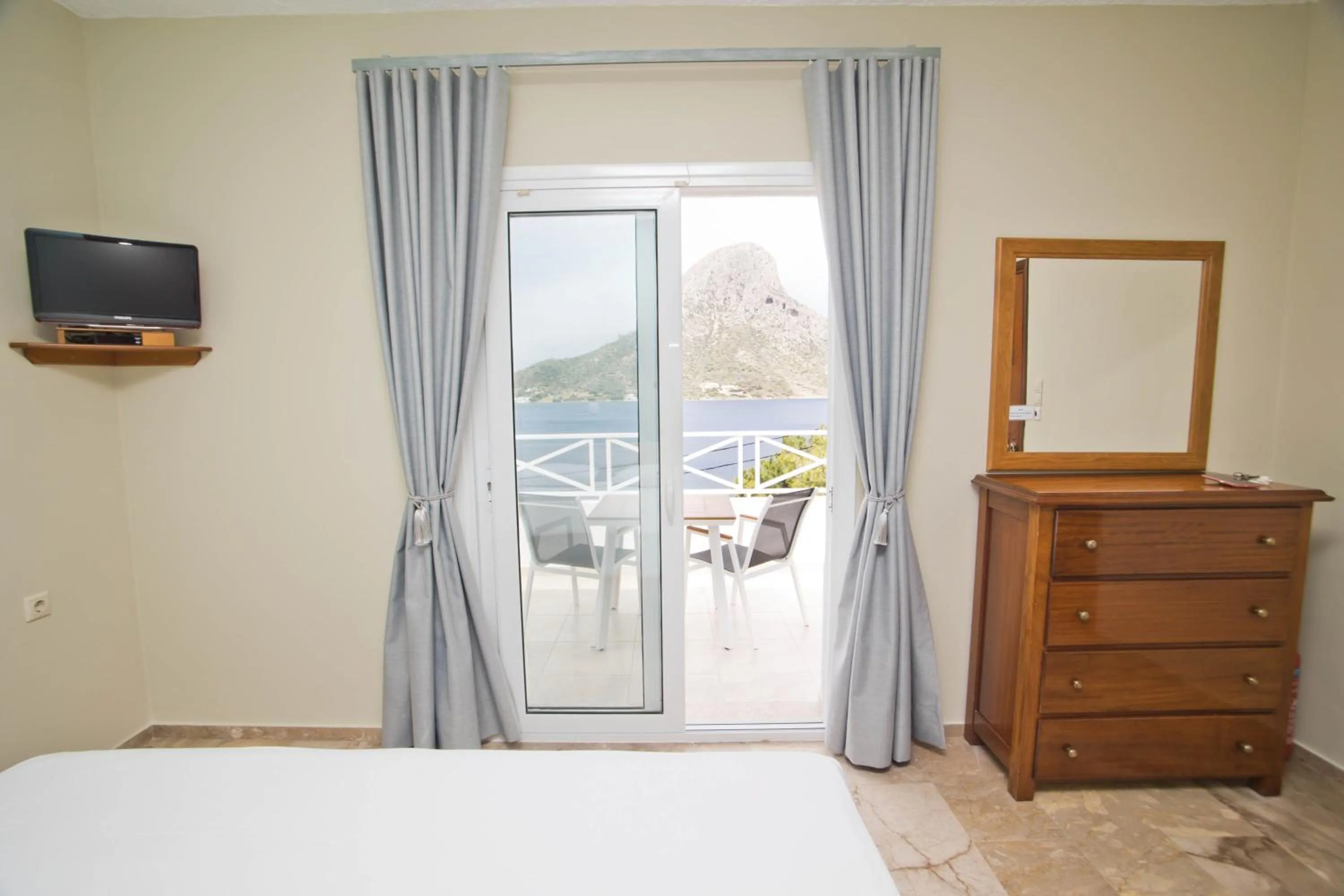 Bed in Acropolis Hotel