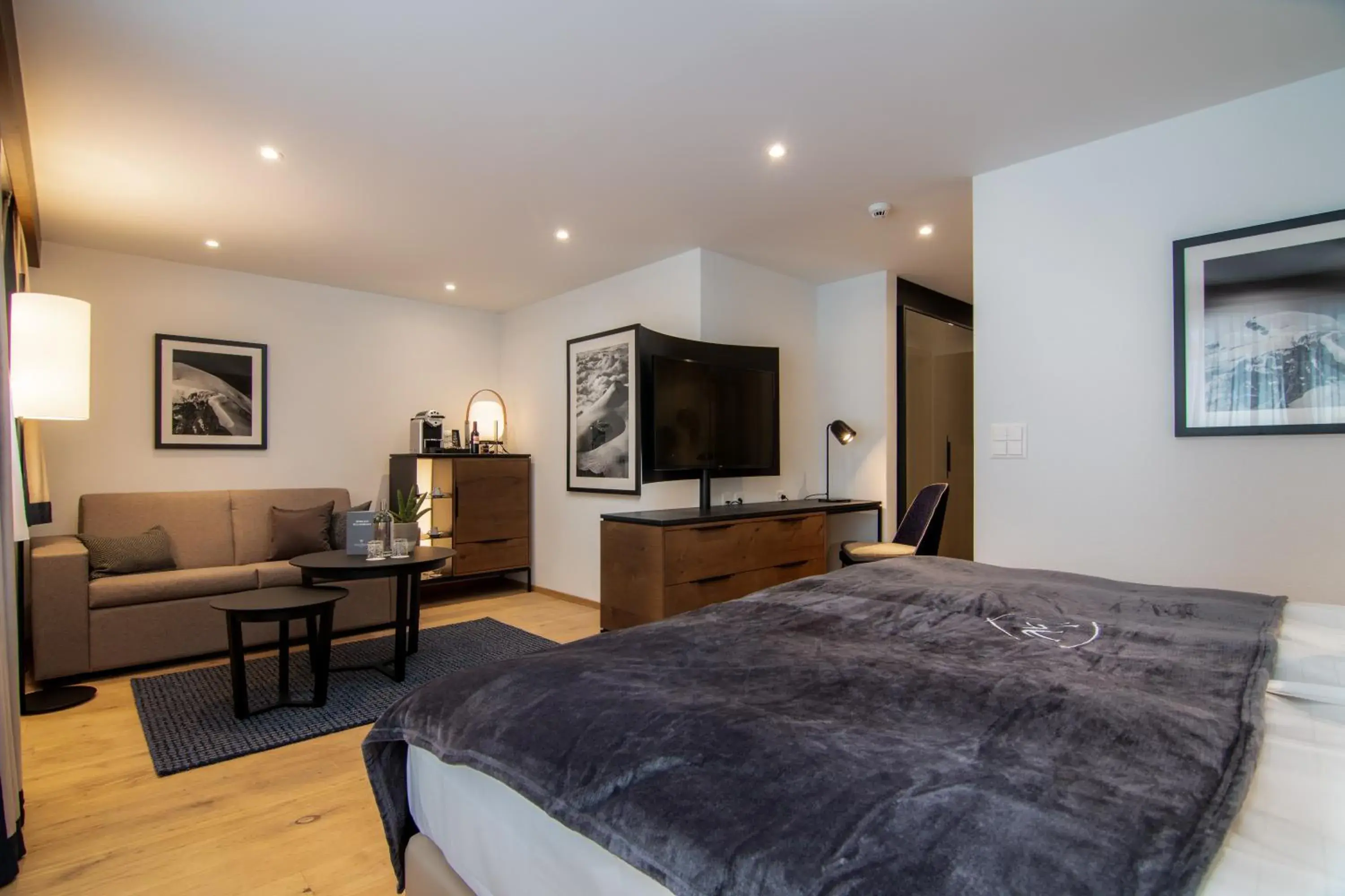 Bedroom, Bed in Walliserhof Grand-Hotel & Spa Relais & Châteaux Bedroom, Bed in Walliserhof Grand-Hotel & Spa Relais & Châteaux