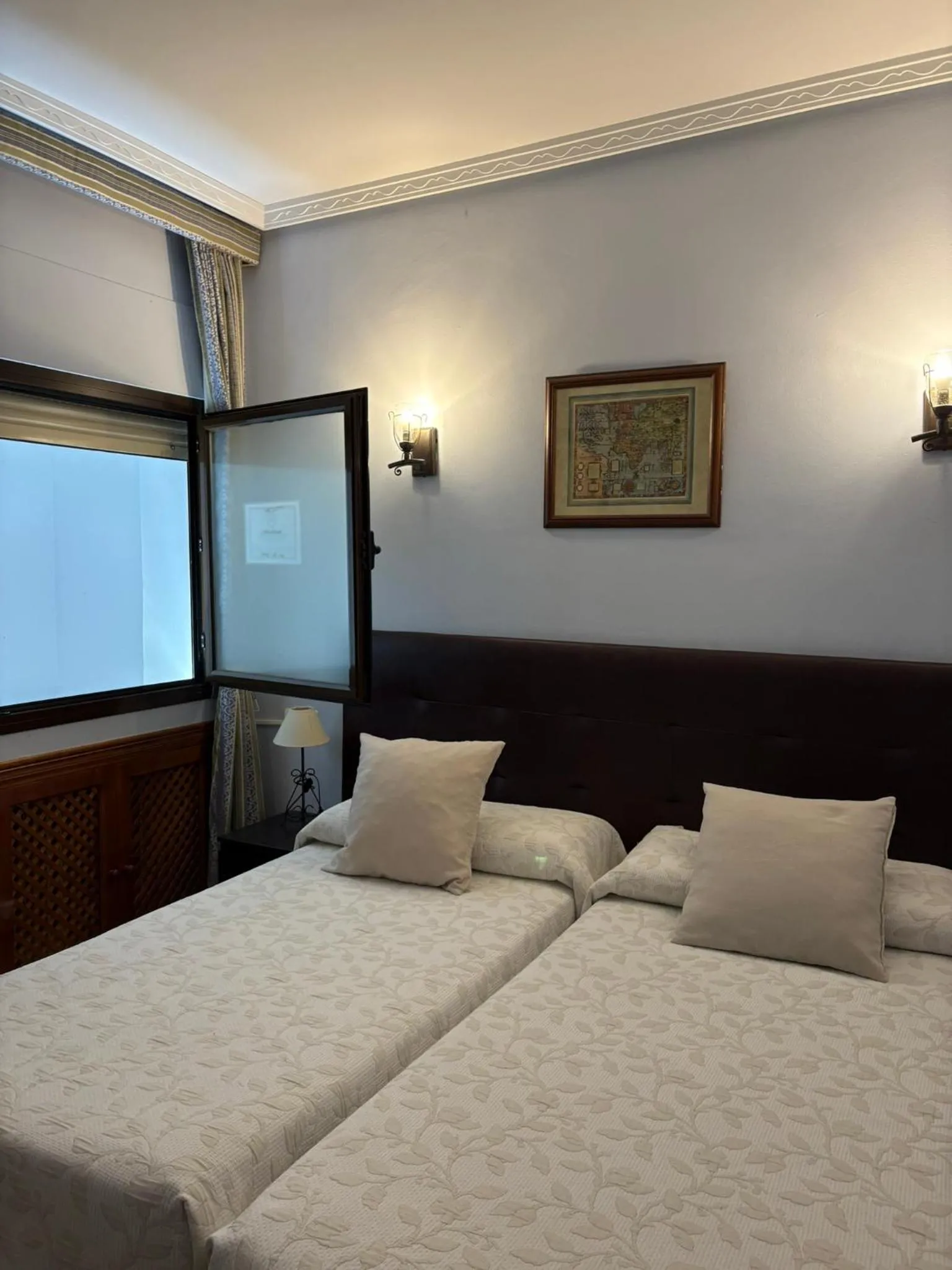 Hostal Cerezo 2