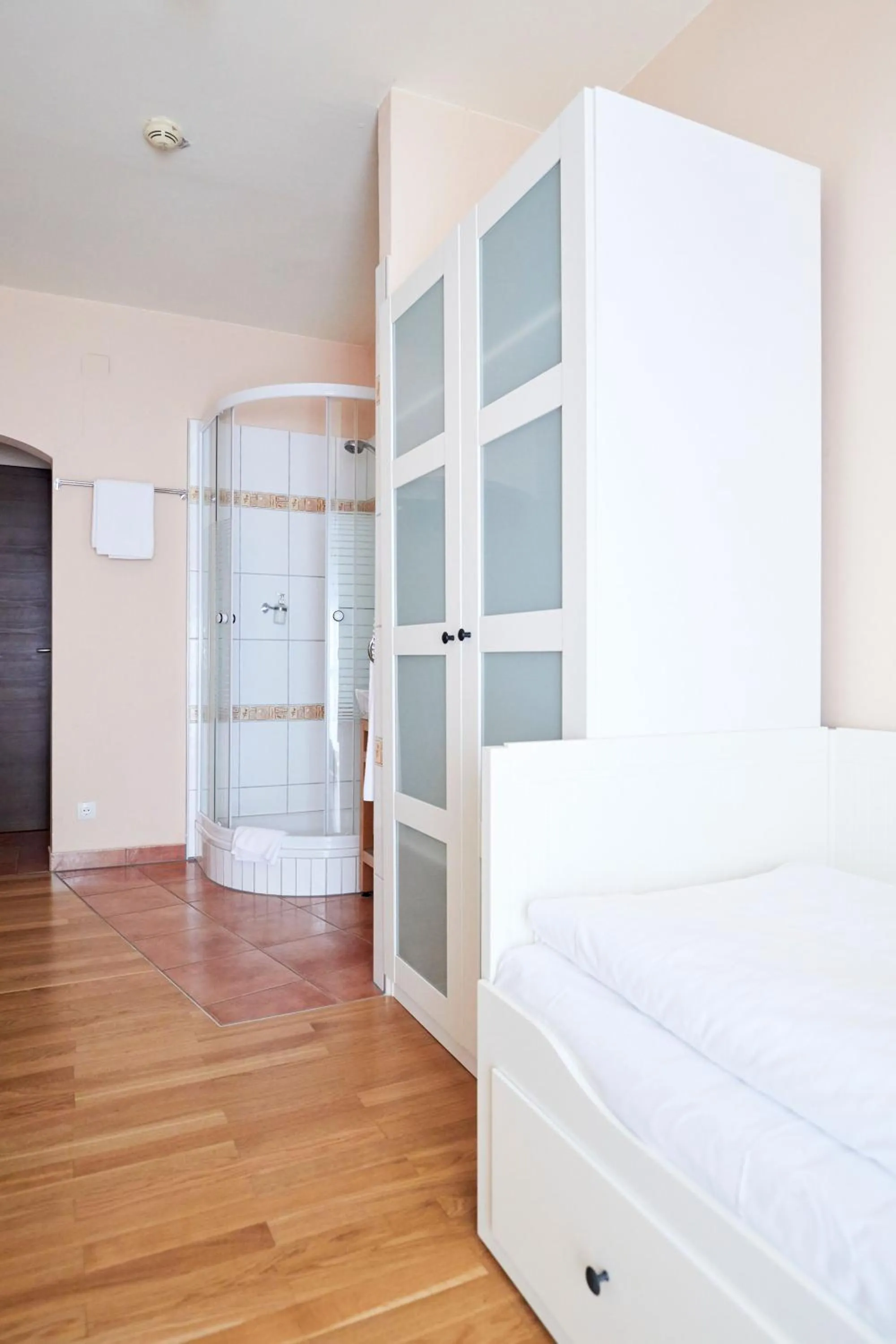 Shower, Bed in Hotel San Marco