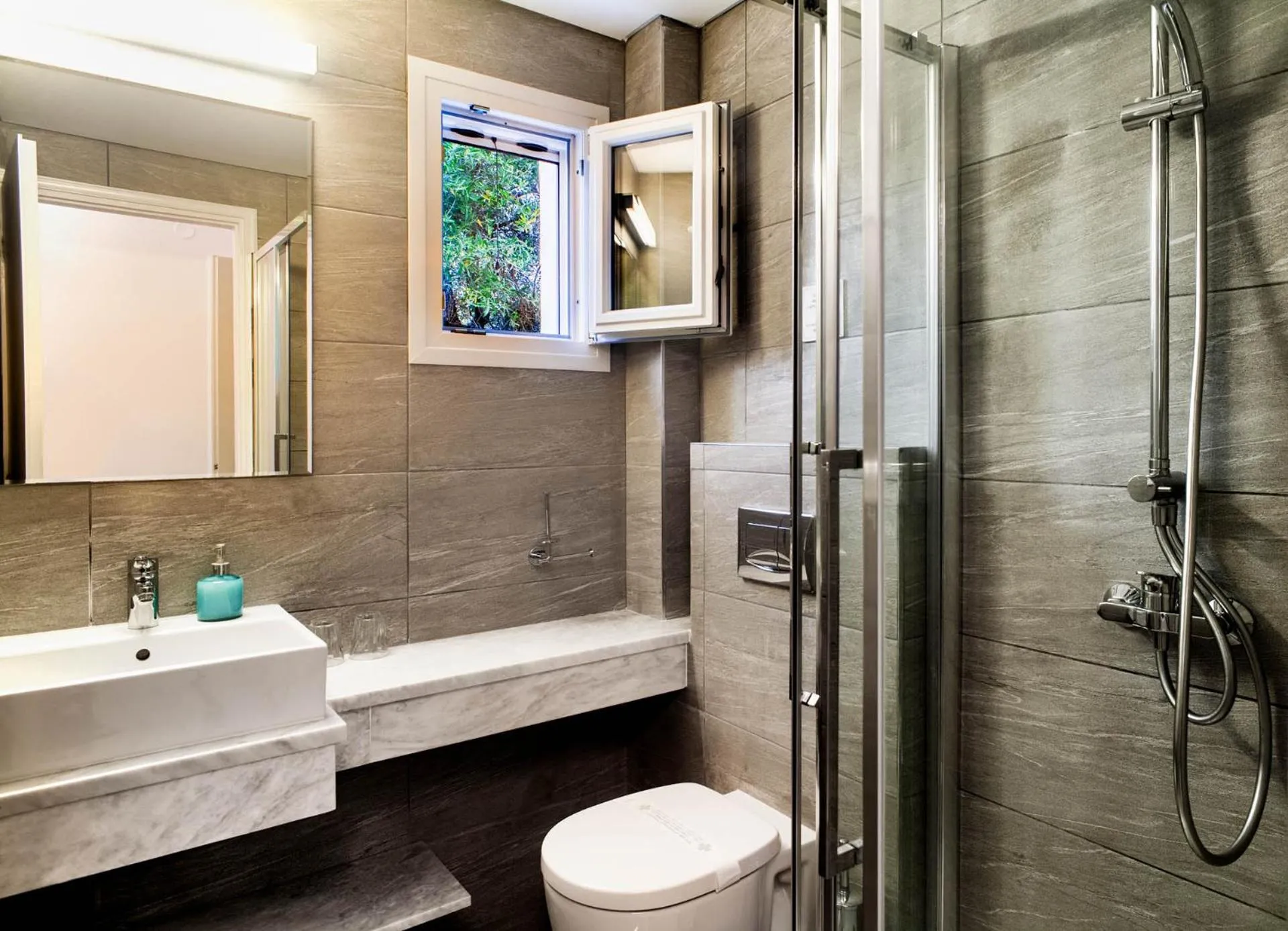 Bathroom in Nefeli Hotel