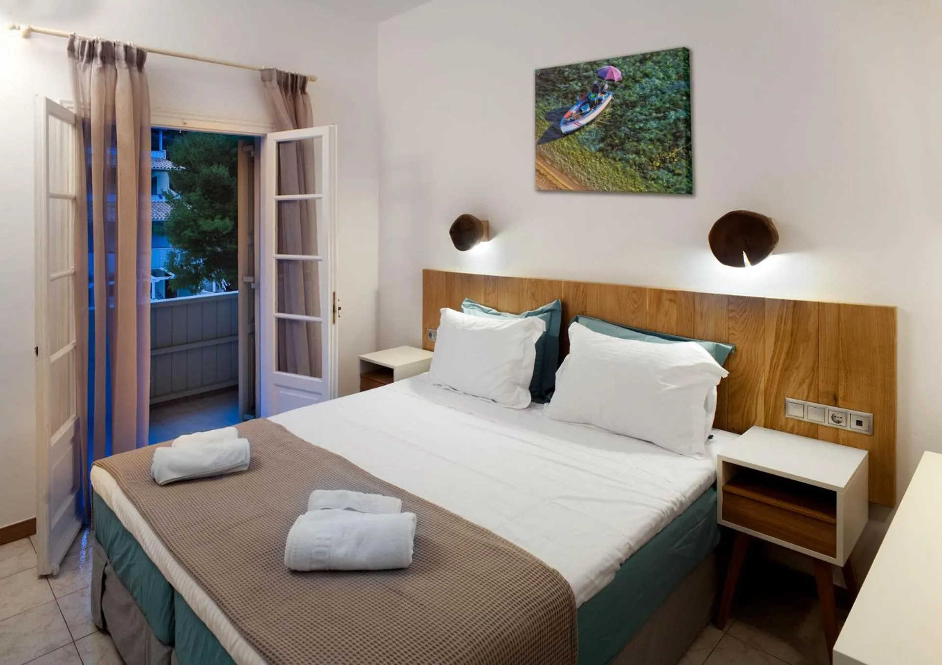 Photo of the whole room in Nefeli Hotel