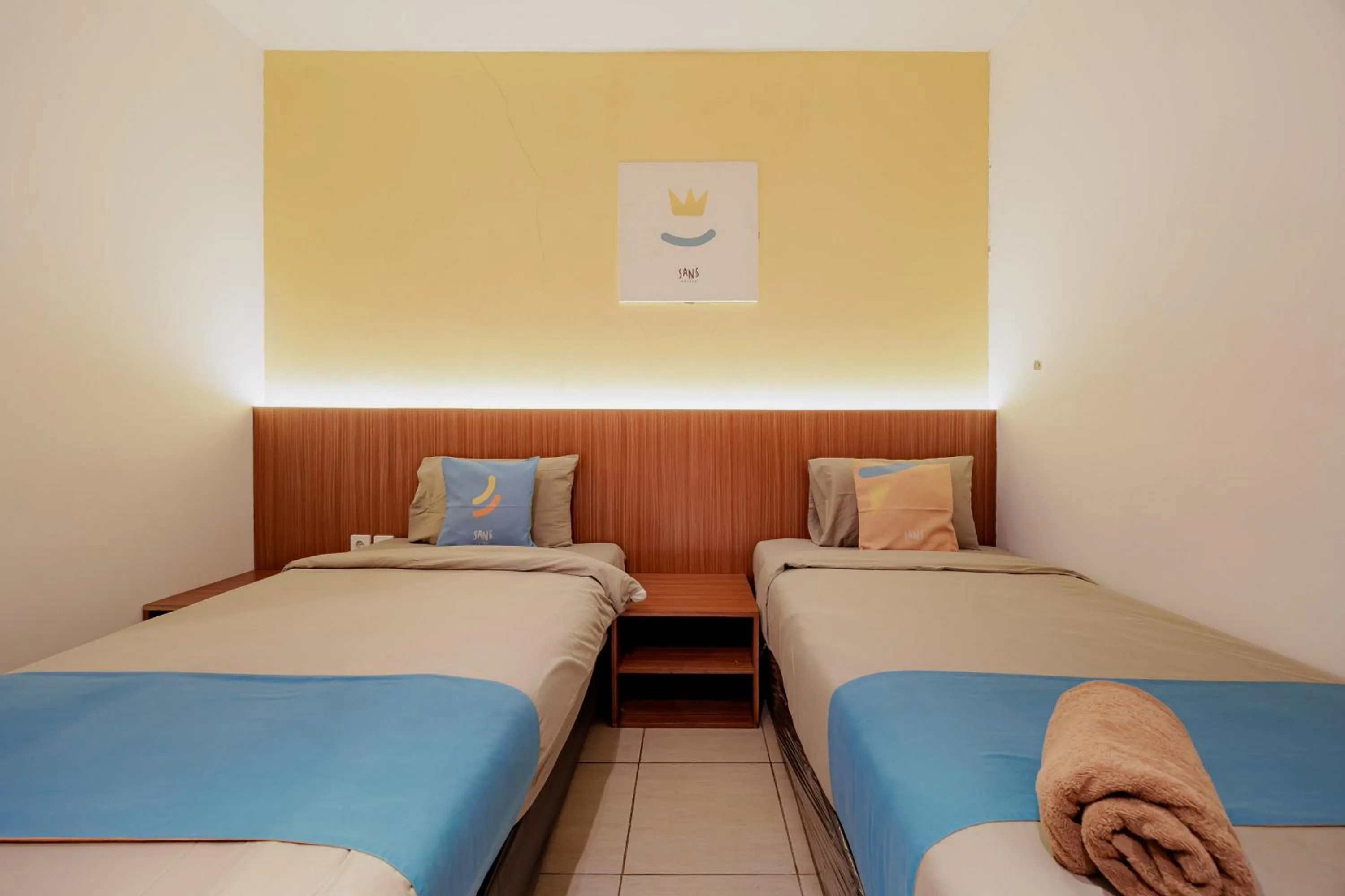 Bedroom, Bed in Sans Hotel Roxy Jakarta