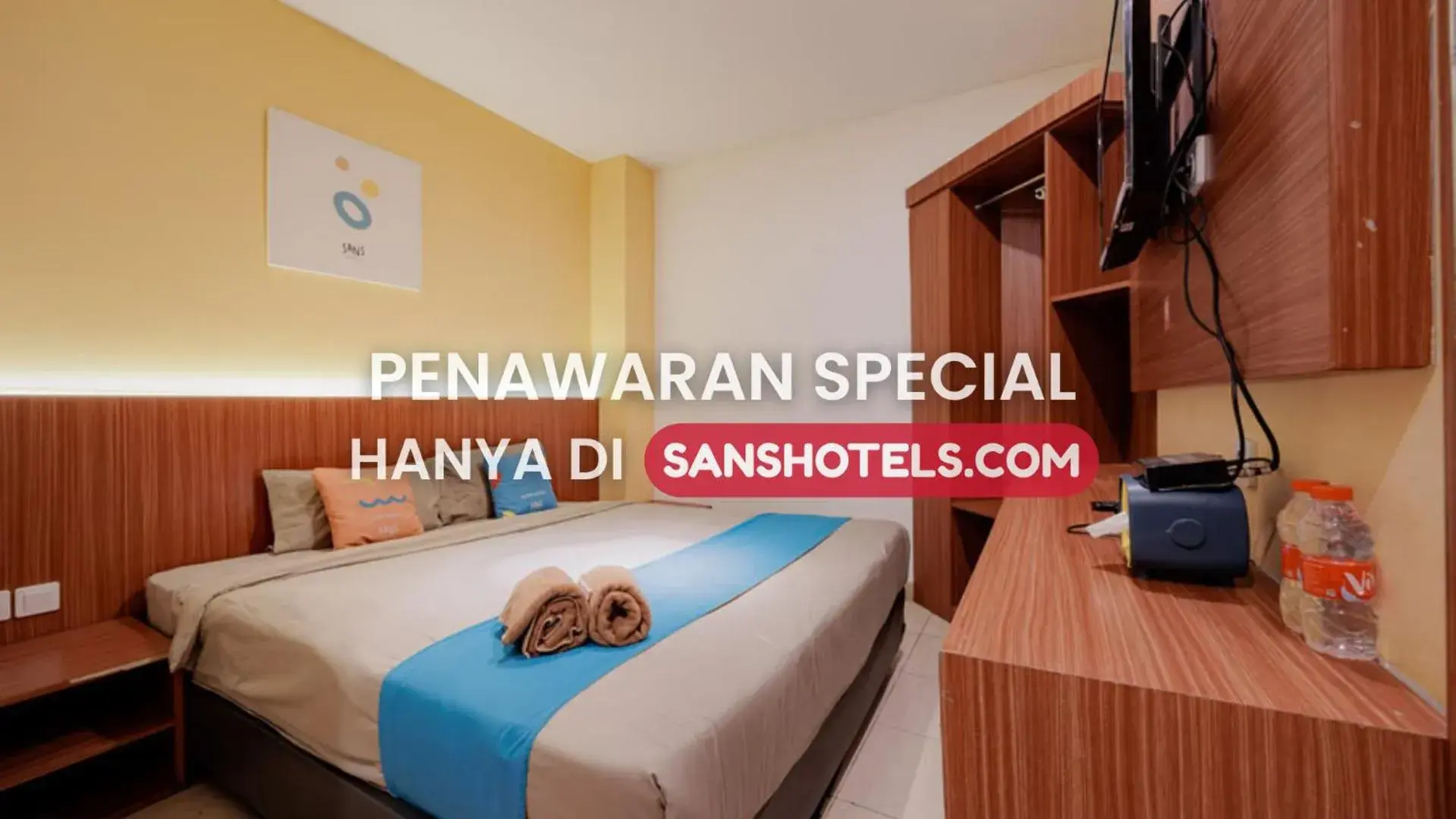 Bedroom, Bed in Sans Hotel Roxy Jakarta Bedroom, Bed in Sans Hotel Roxy Jakarta