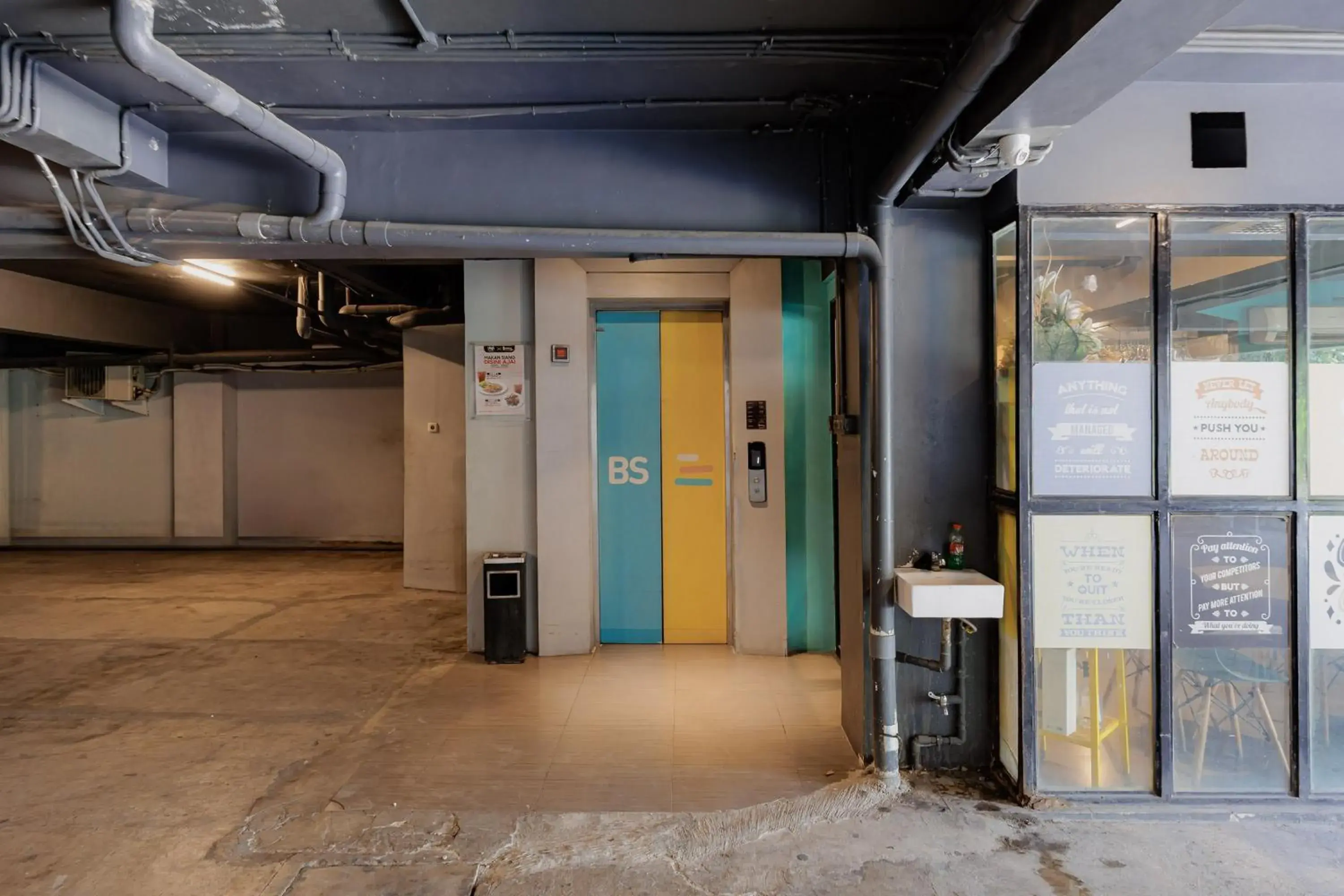 Property building in Sans Hotel Roxy Jakarta Property building in Sans Hotel Roxy Jakarta