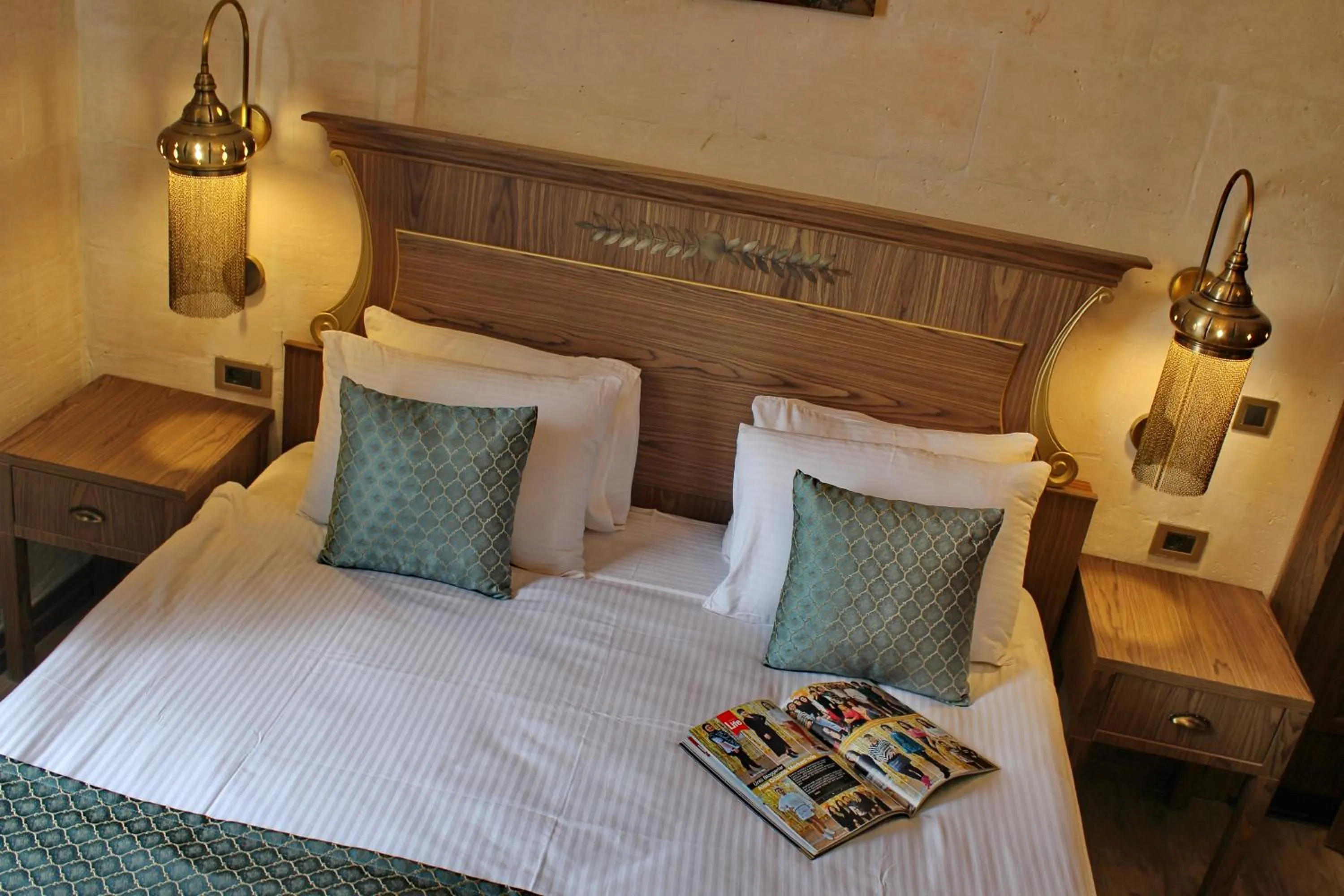 Bed in HH Babil Konağı