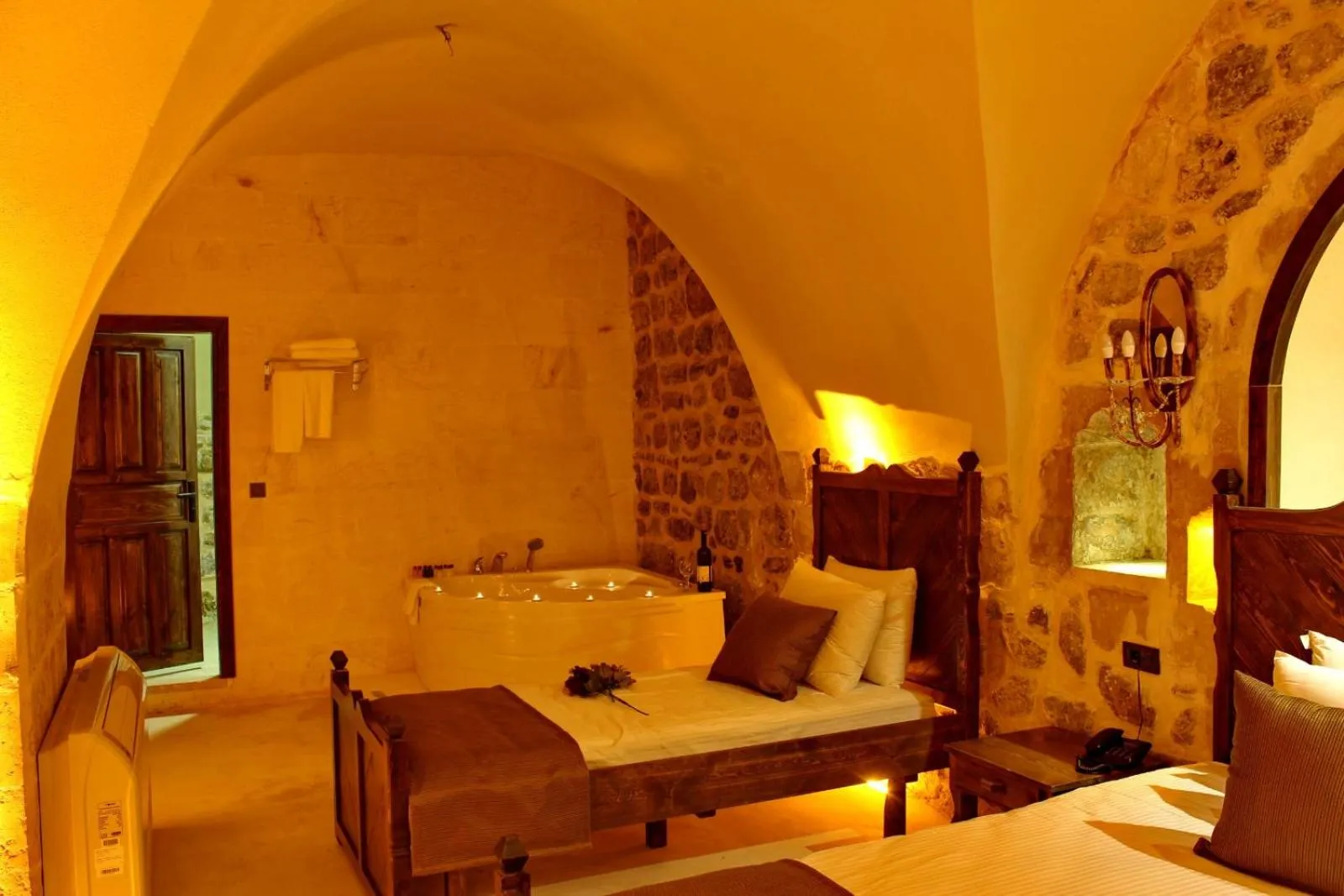 Bedroom, Bed in HH Babil Konağı