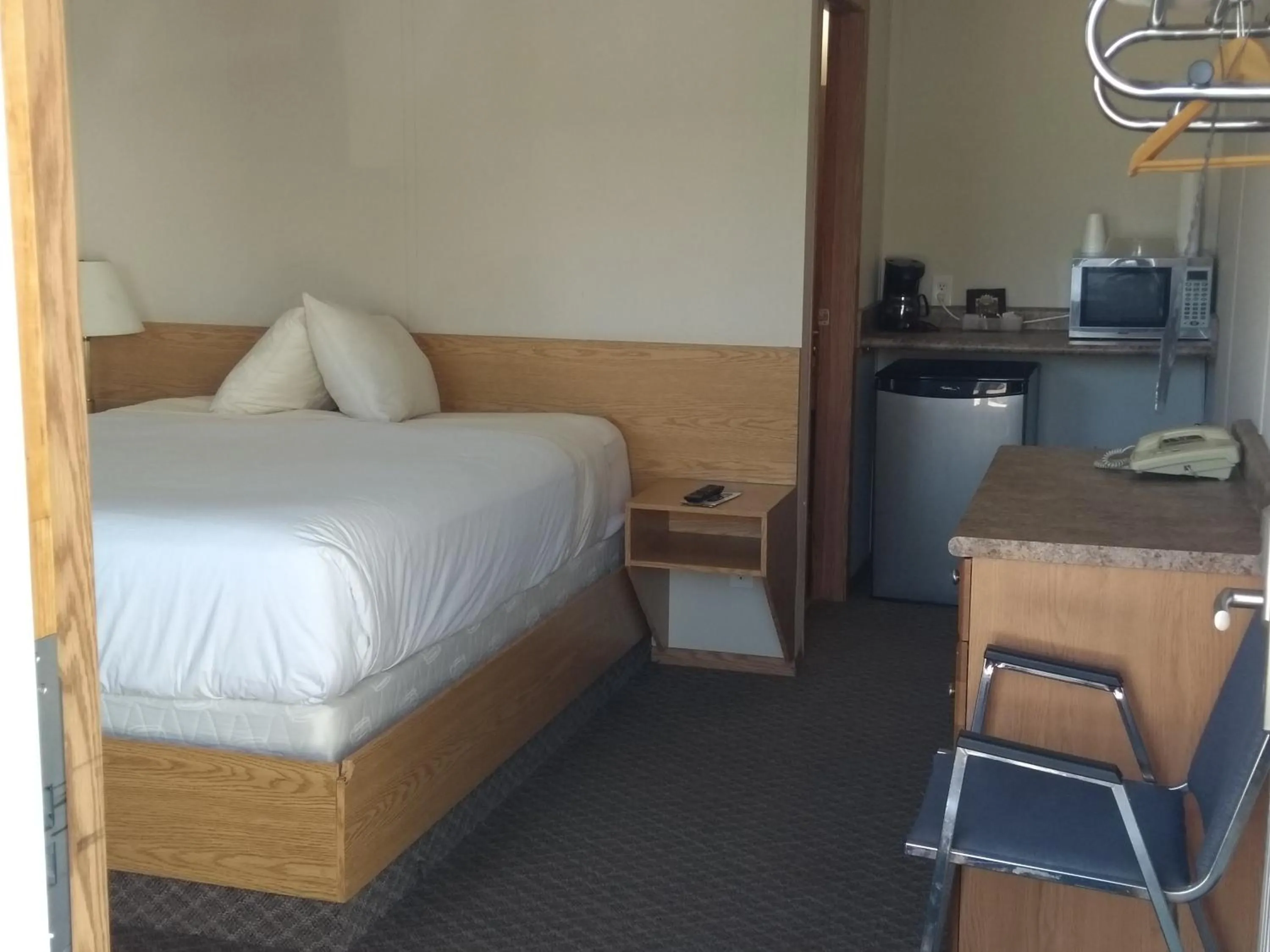 Bed in Sundown Motel