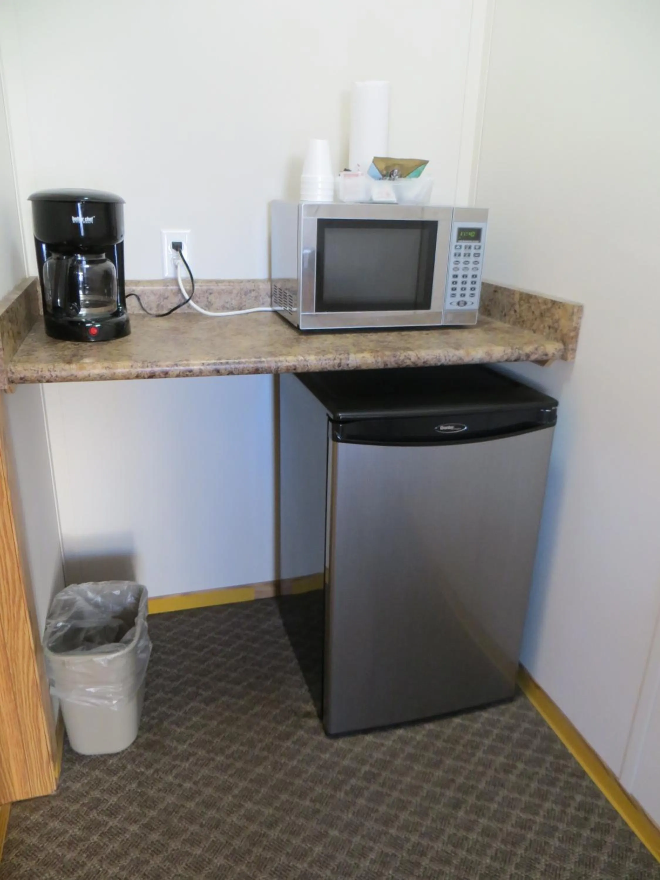 Coffee/tea facilities in Sundown Motel