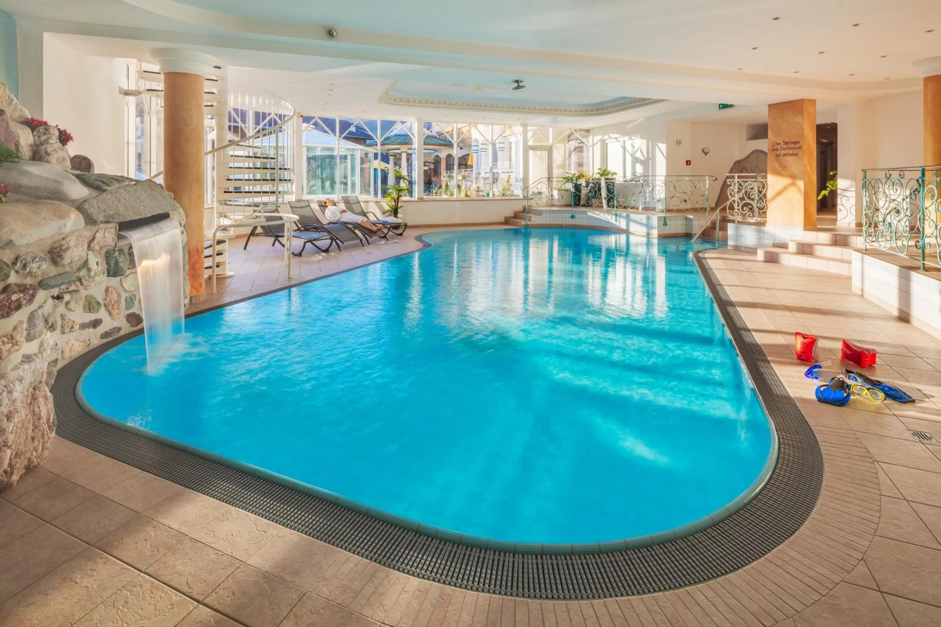 Swimming pool in Apparthotel Talhof, Restaurant, Pool und Spa