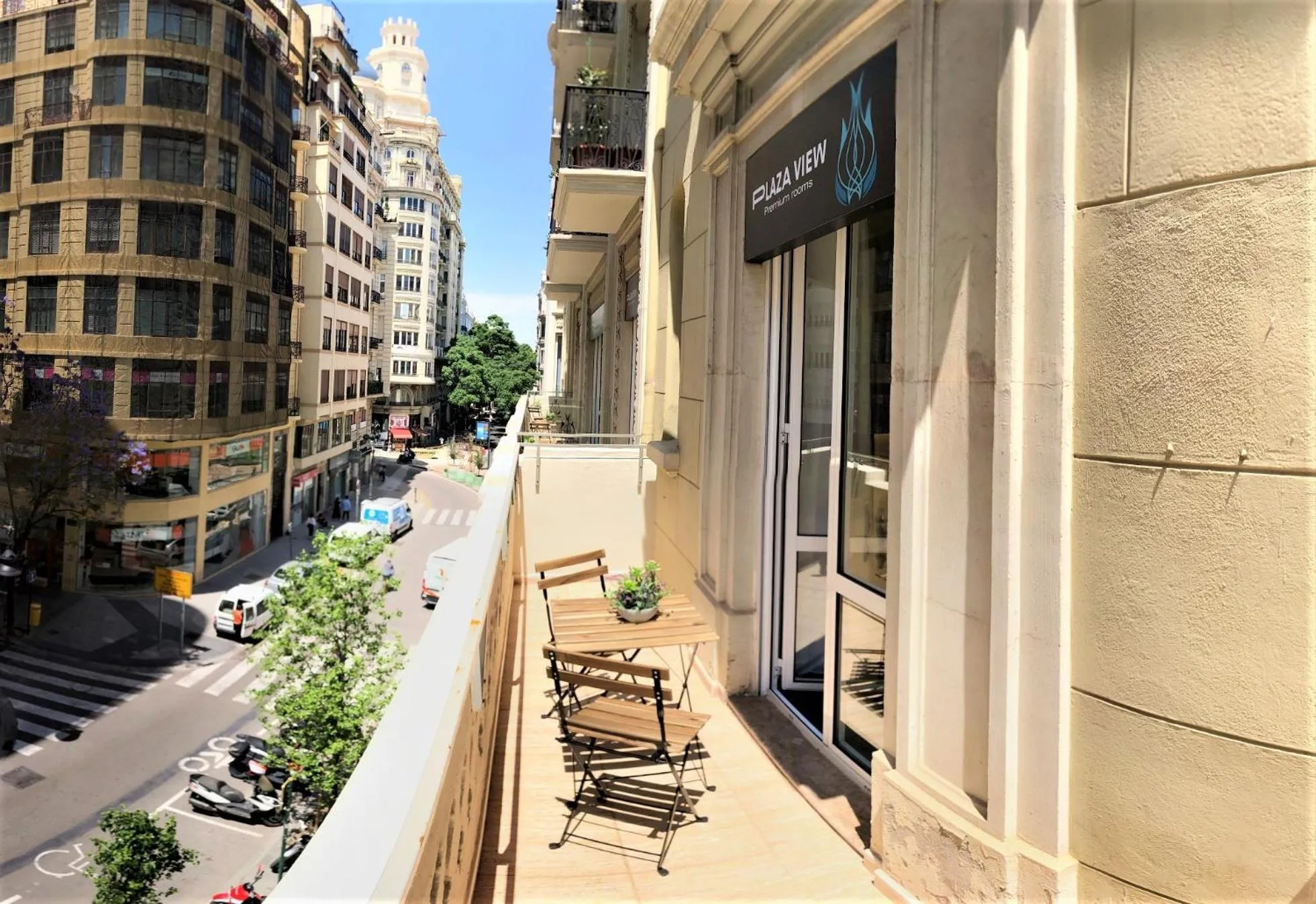 PLAZA VIEW