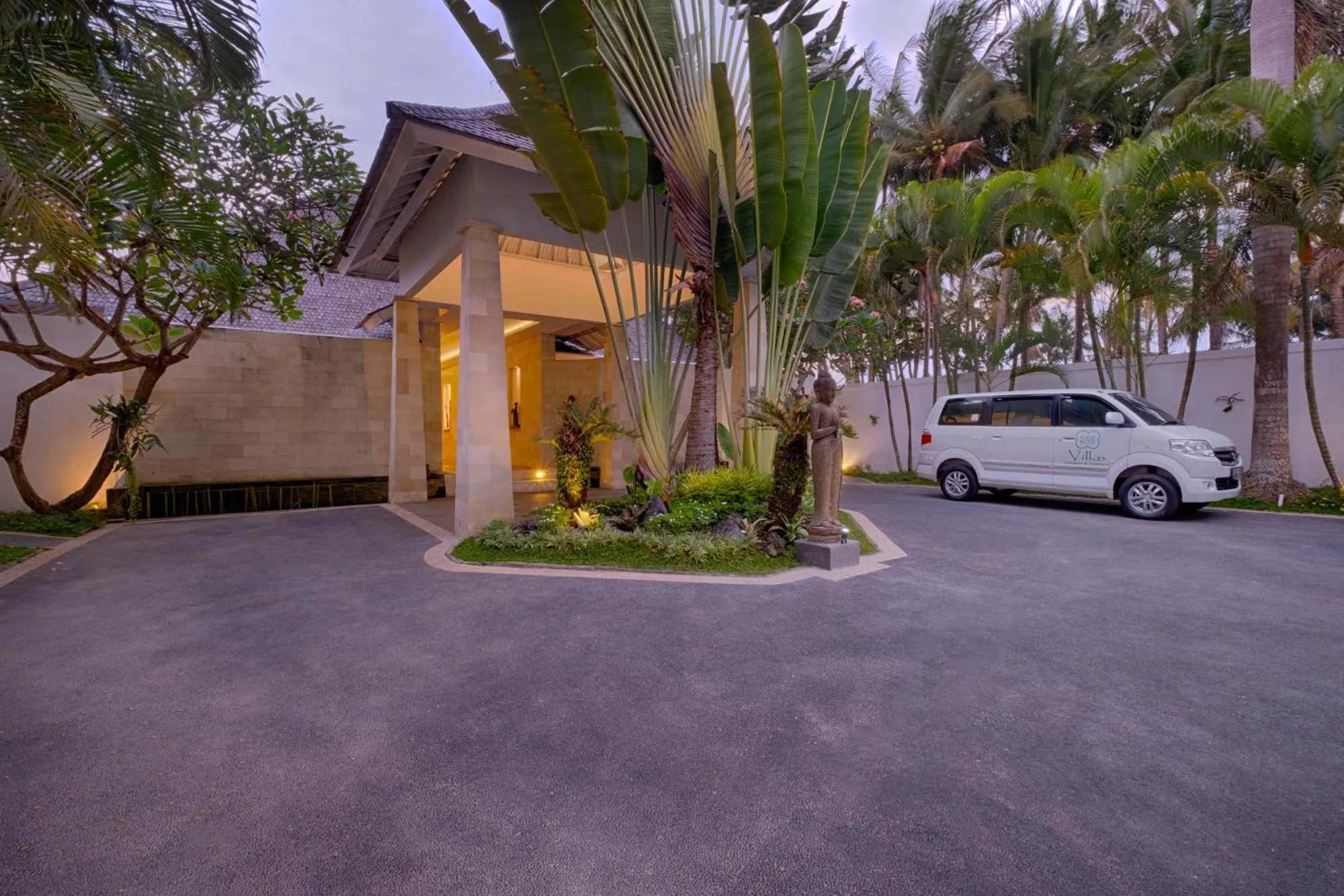 Property building in Kutus Kutus Estuary Saba Beach
