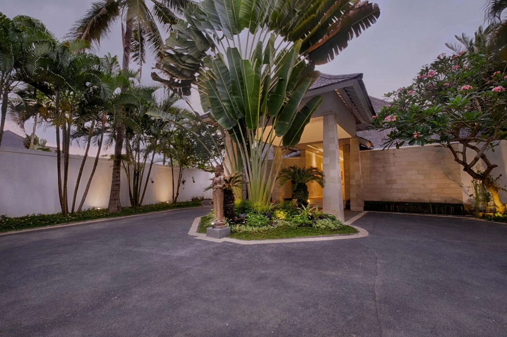 Property building in Kutus Kutus Estuary Saba Beach