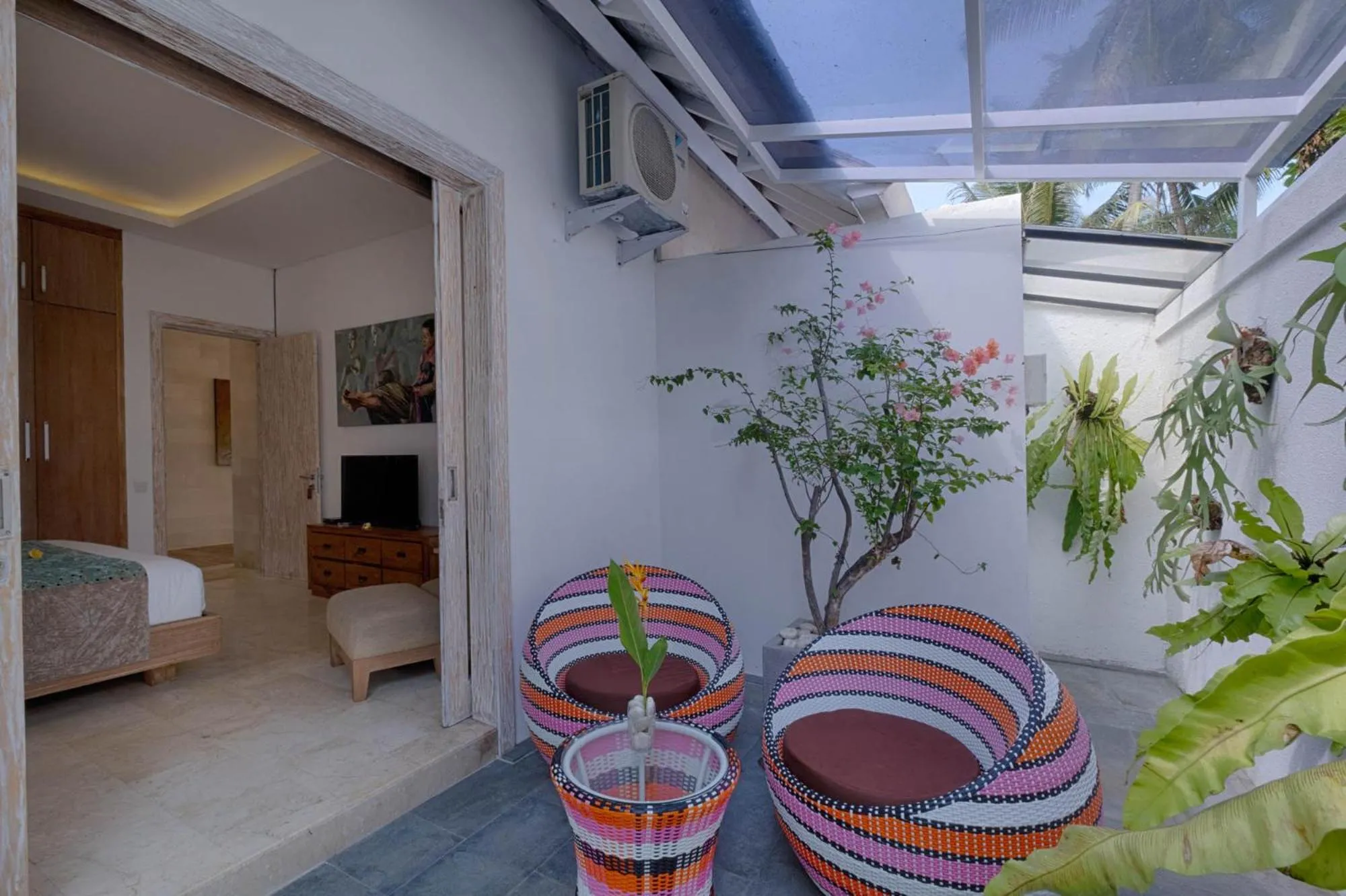 TV and multimedia in Kutus Kutus Estuary Saba Beach