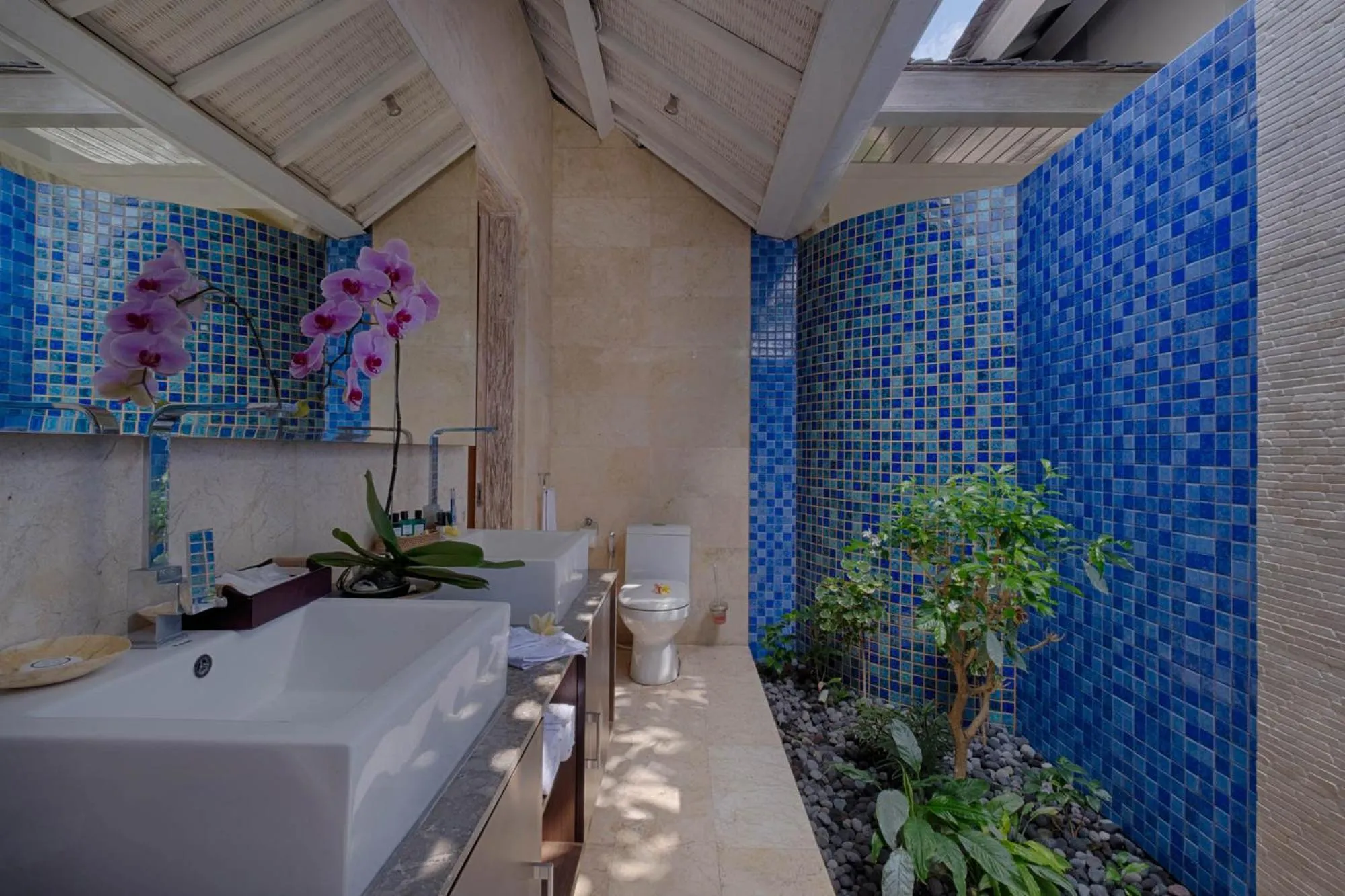 Bathroom in Kutus Kutus Estuary Saba Beach