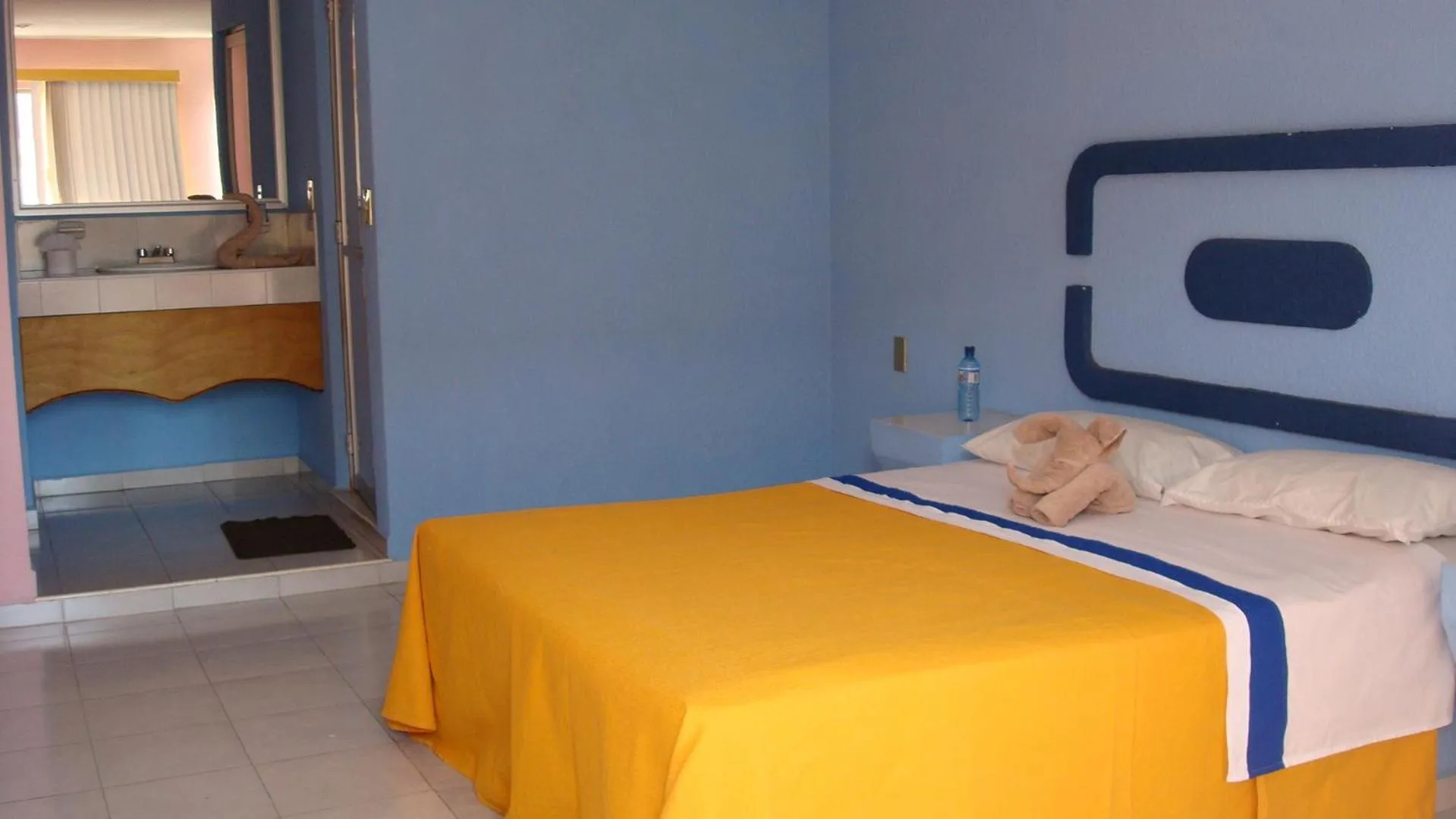 Photo of the whole room, Bed in Posada San José, Hotel