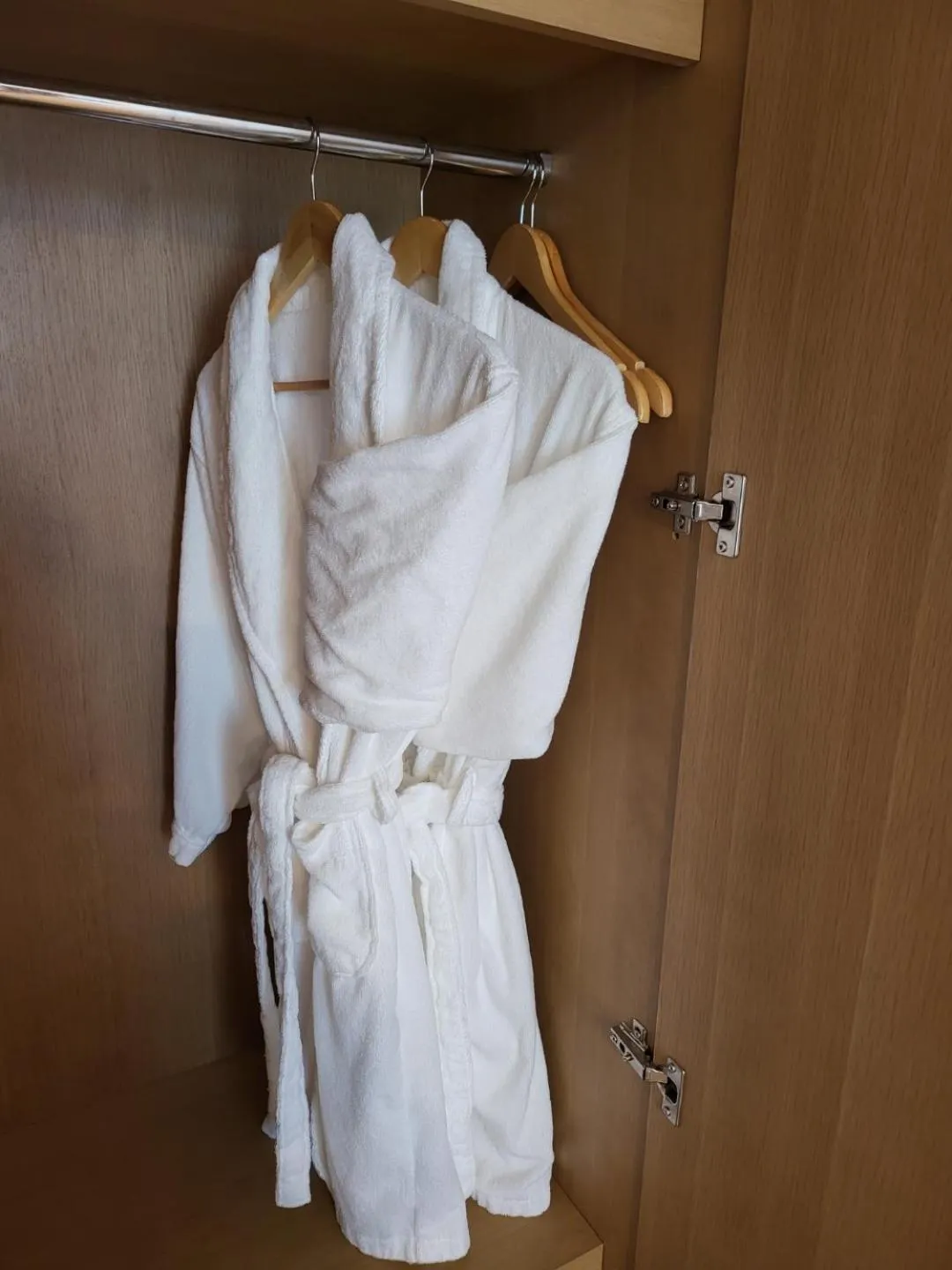 wardrobe in Hotel Kenny Yeosu