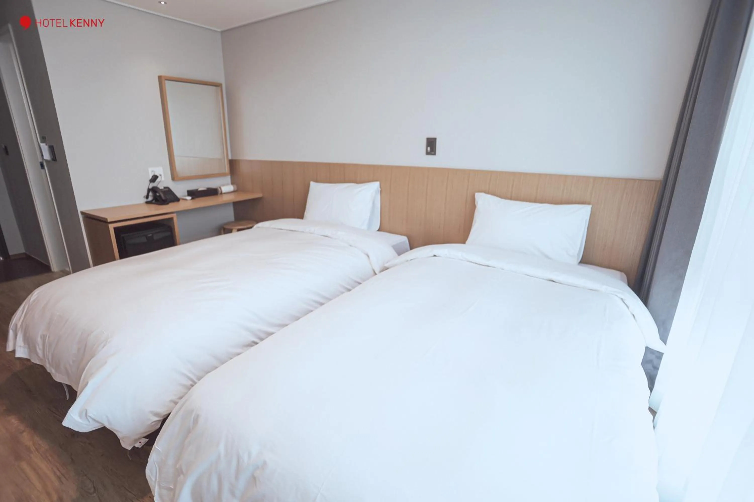 Bedroom, Bed in Hotel Kenny Yeosu