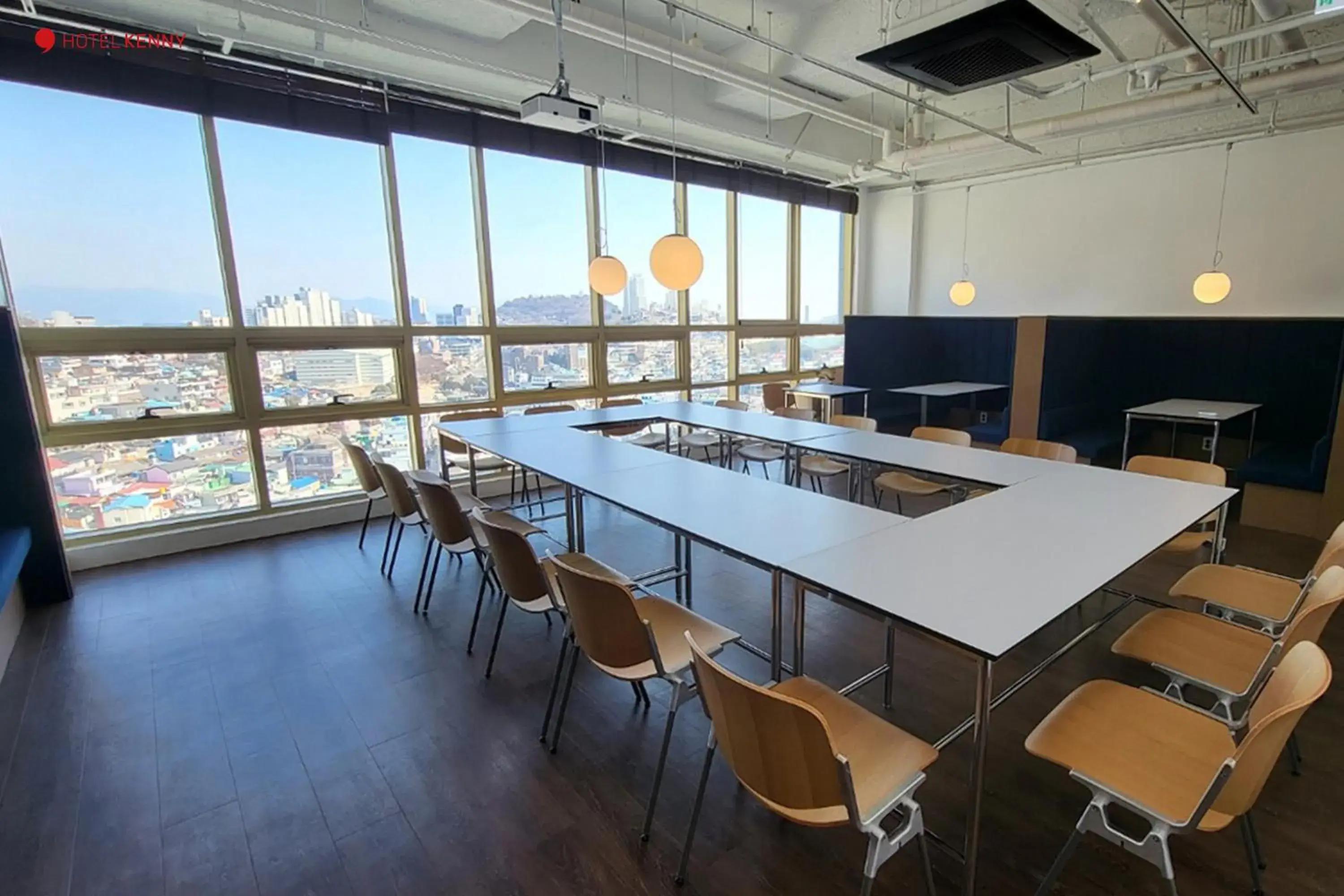 Restaurant/places to eat in Hotel Kenny Yeosu Restaurant/places to eat in Hotel Kenny Yeosu