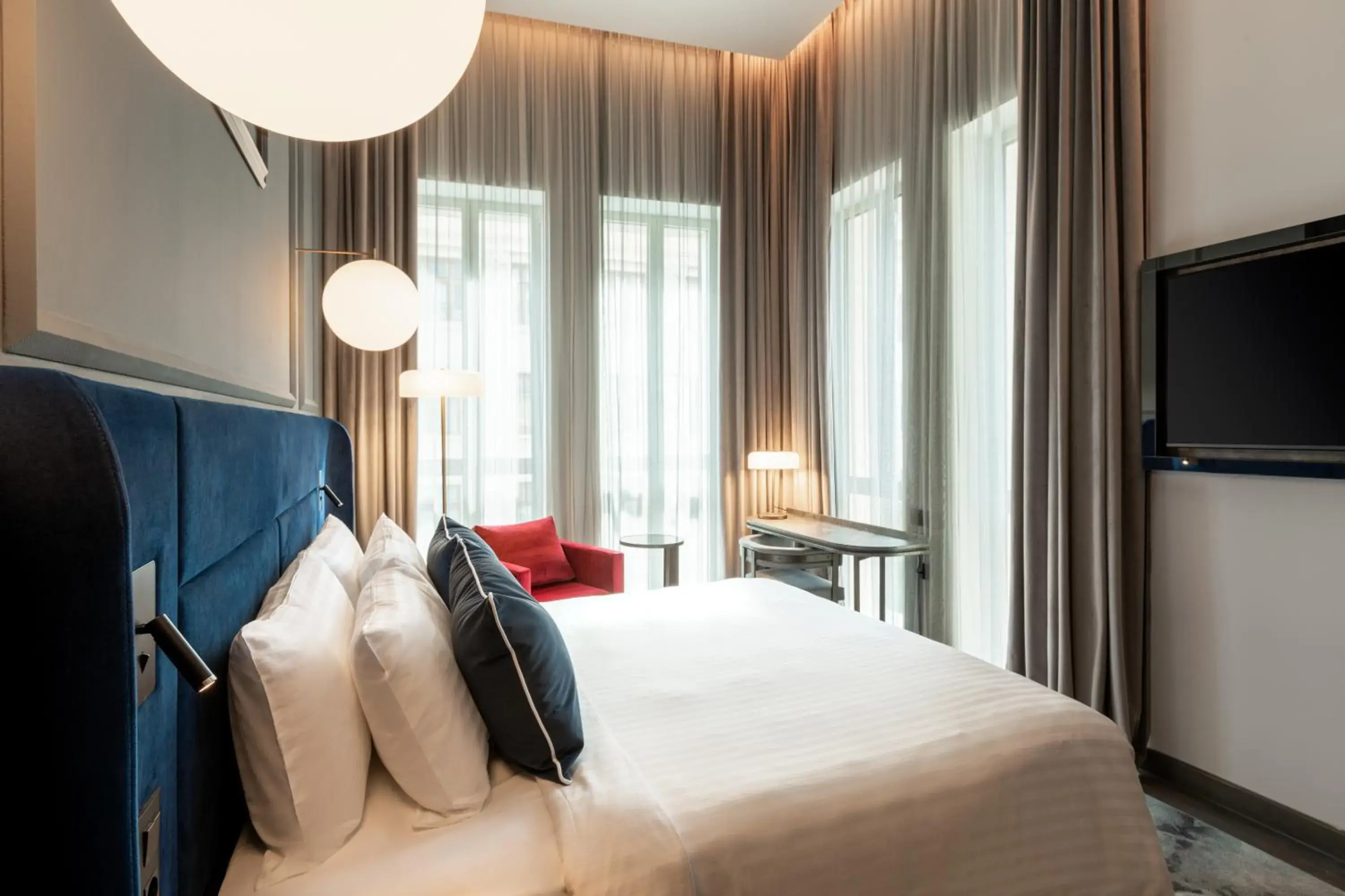 Photo of the whole room, Bed in The Marmorosch Bucharest, Autograph Collection Photo of the whole room, Bed in The Marmorosch Bucharest, Autograph Collection