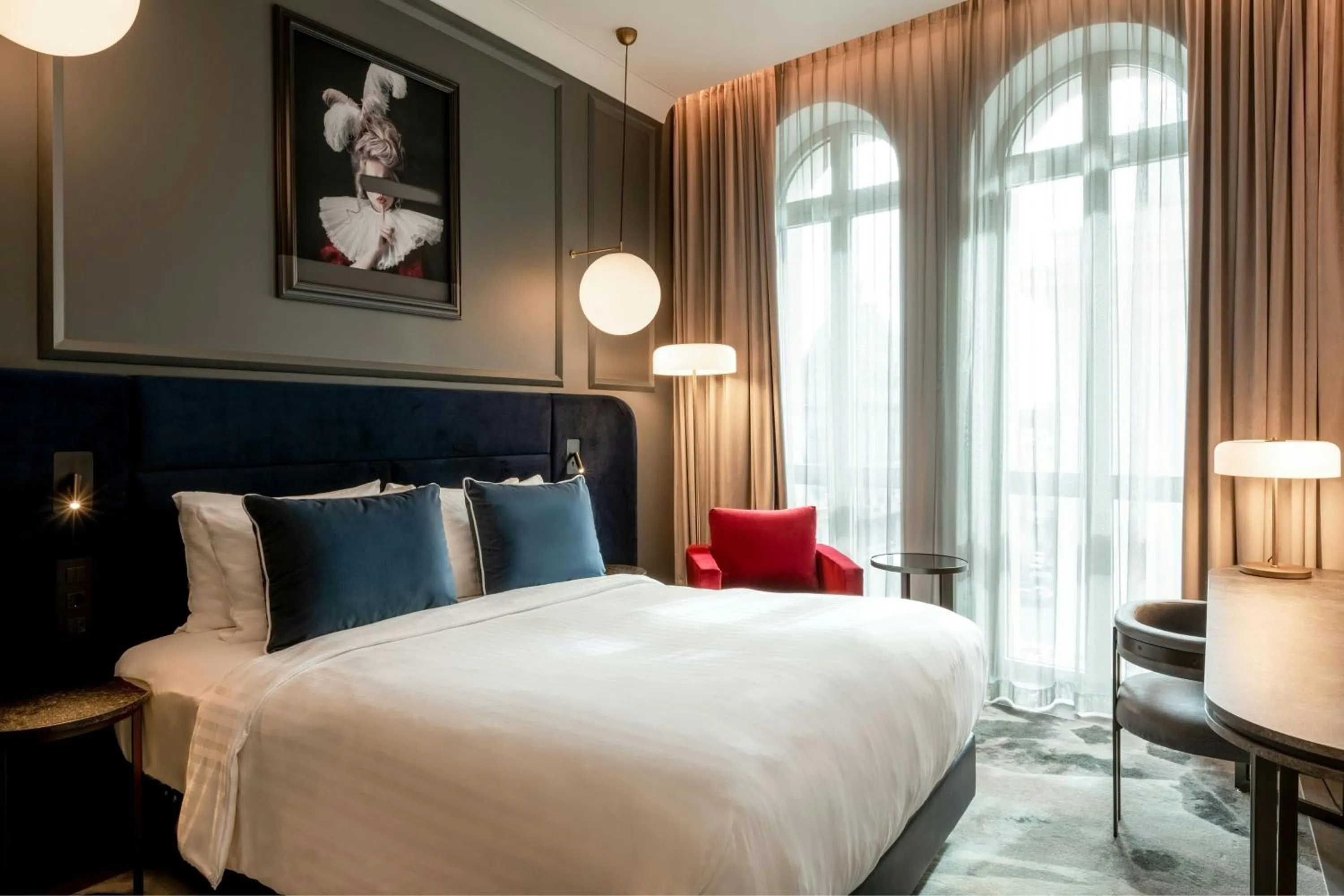 Photo of the whole room, Bed in The Marmorosch Bucharest, Autograph Collection