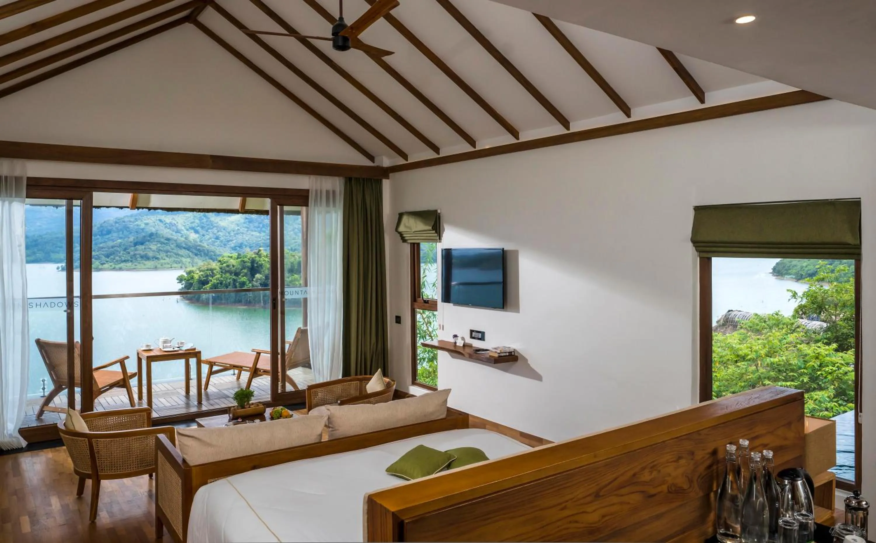 Bed in MOUNTAIN SHADOWS RESORT Wayanad