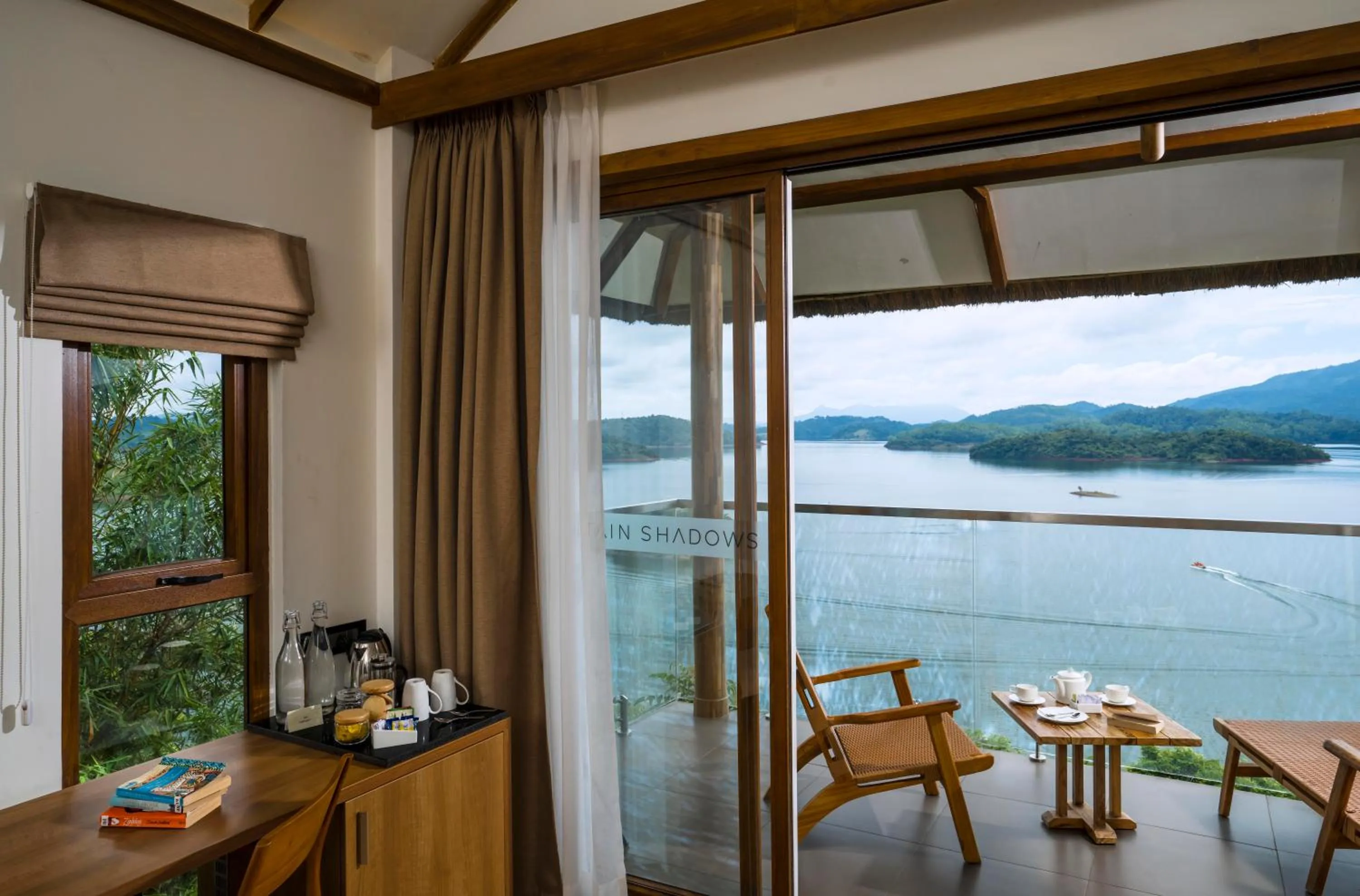 Bed in MOUNTAIN SHADOWS RESORT Wayanad