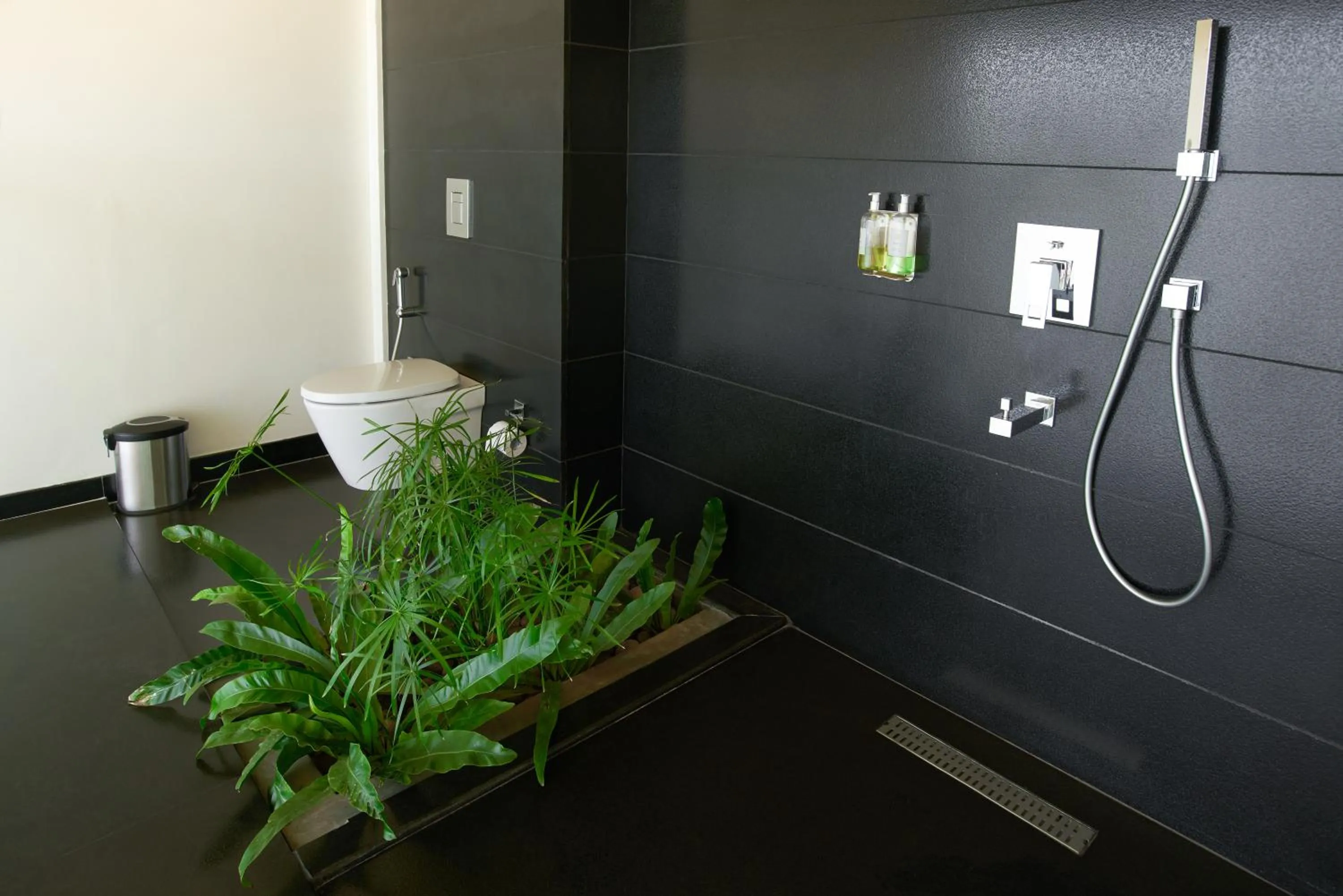 Bathroom in MOUNTAIN SHADOWS RESORT Wayanad
