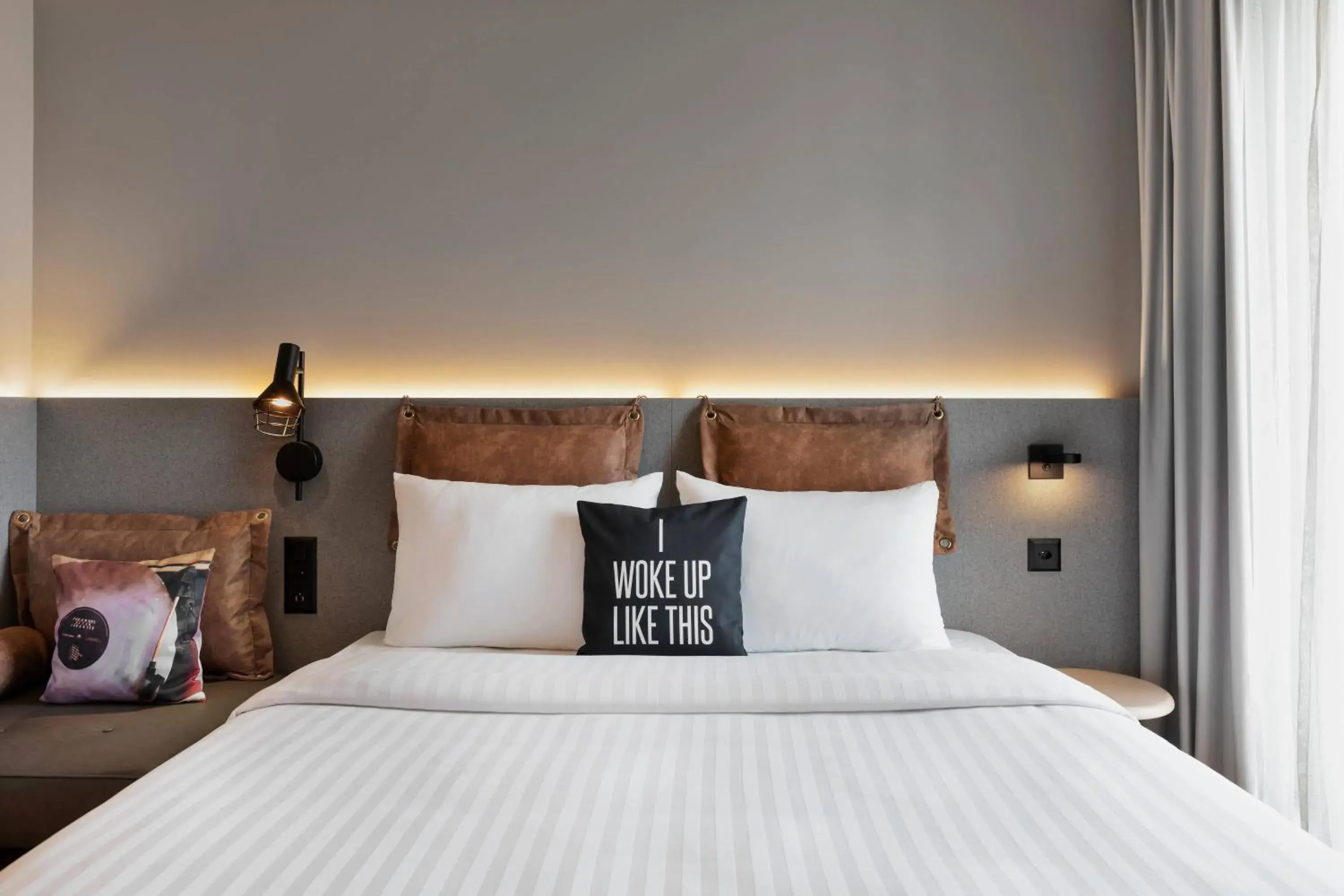 Moxy Sleeper Guest Room with 1 Queen in Moxy Rapperswil Moxy Sleeper Guest Room with 1 Queen in Moxy Rapperswil